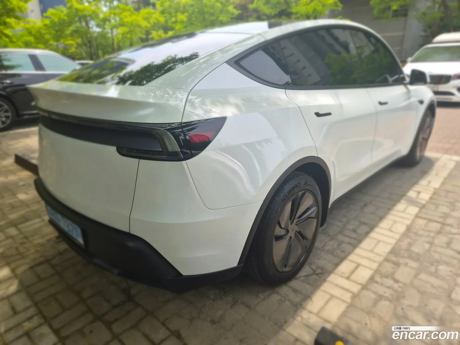 Tesla Model Y 2026 — 3