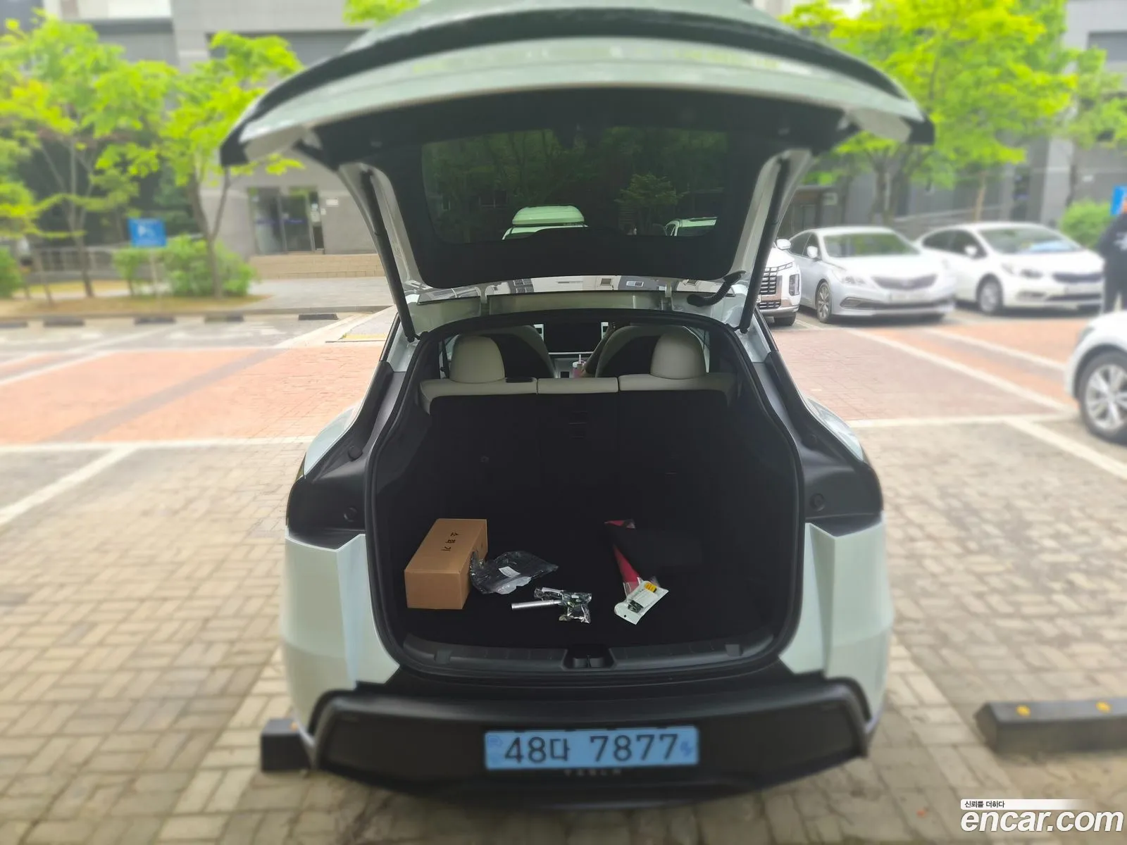 Tesla Model Y 2026 — 2