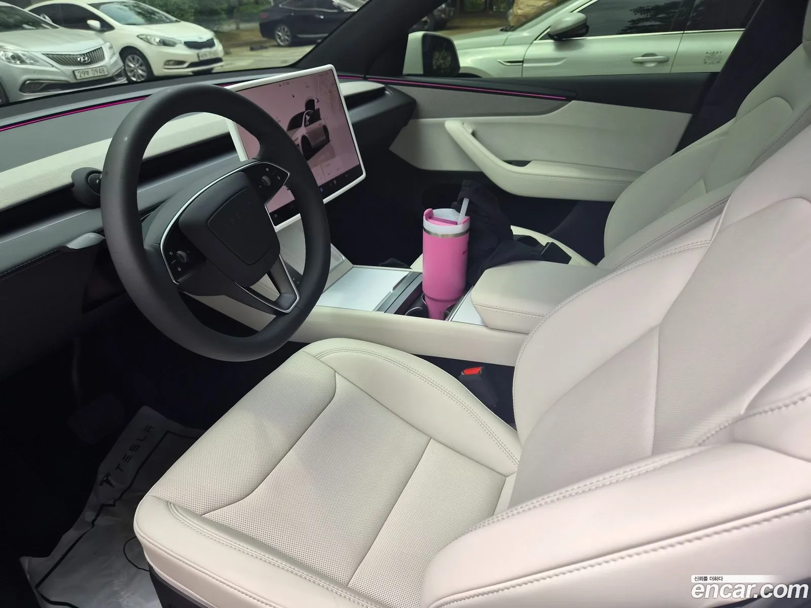 Tesla Model Y 2026 — 11