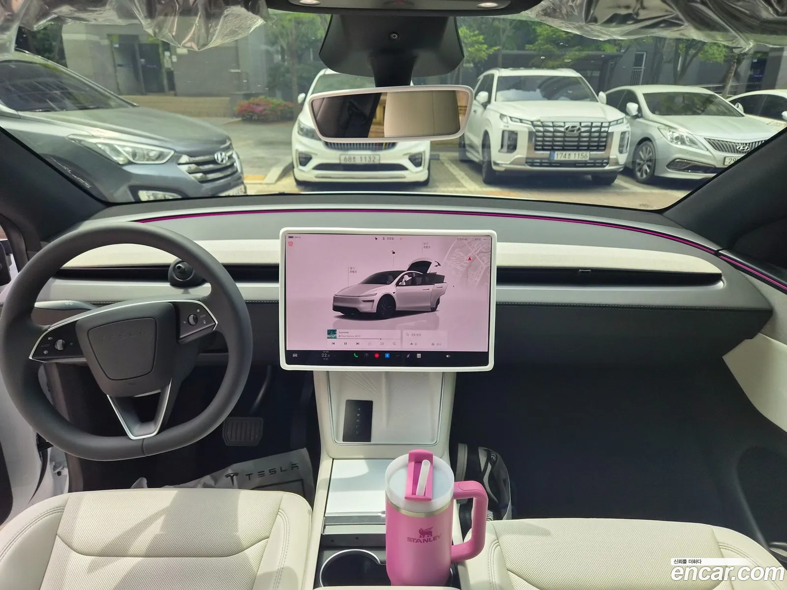 Tesla Model Y 2026 — 14