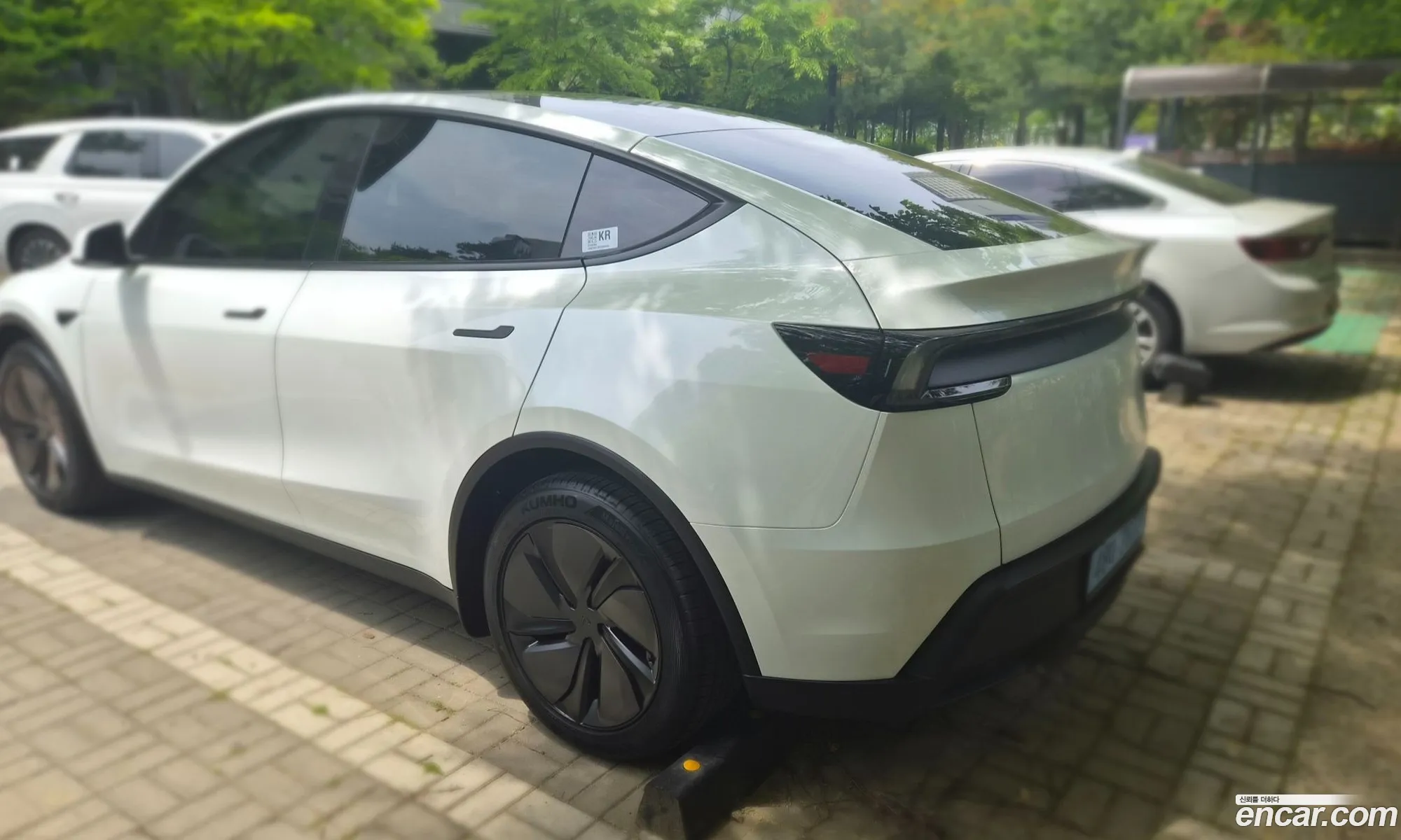 Tesla Model Y 2026 — 9