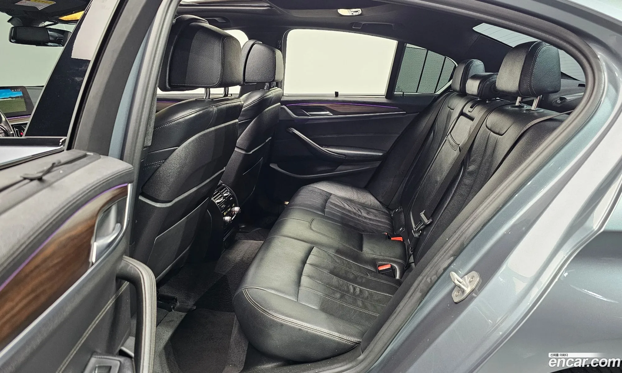 BMW 5 Series 2017 WBAJC3108HG992447 — 12
