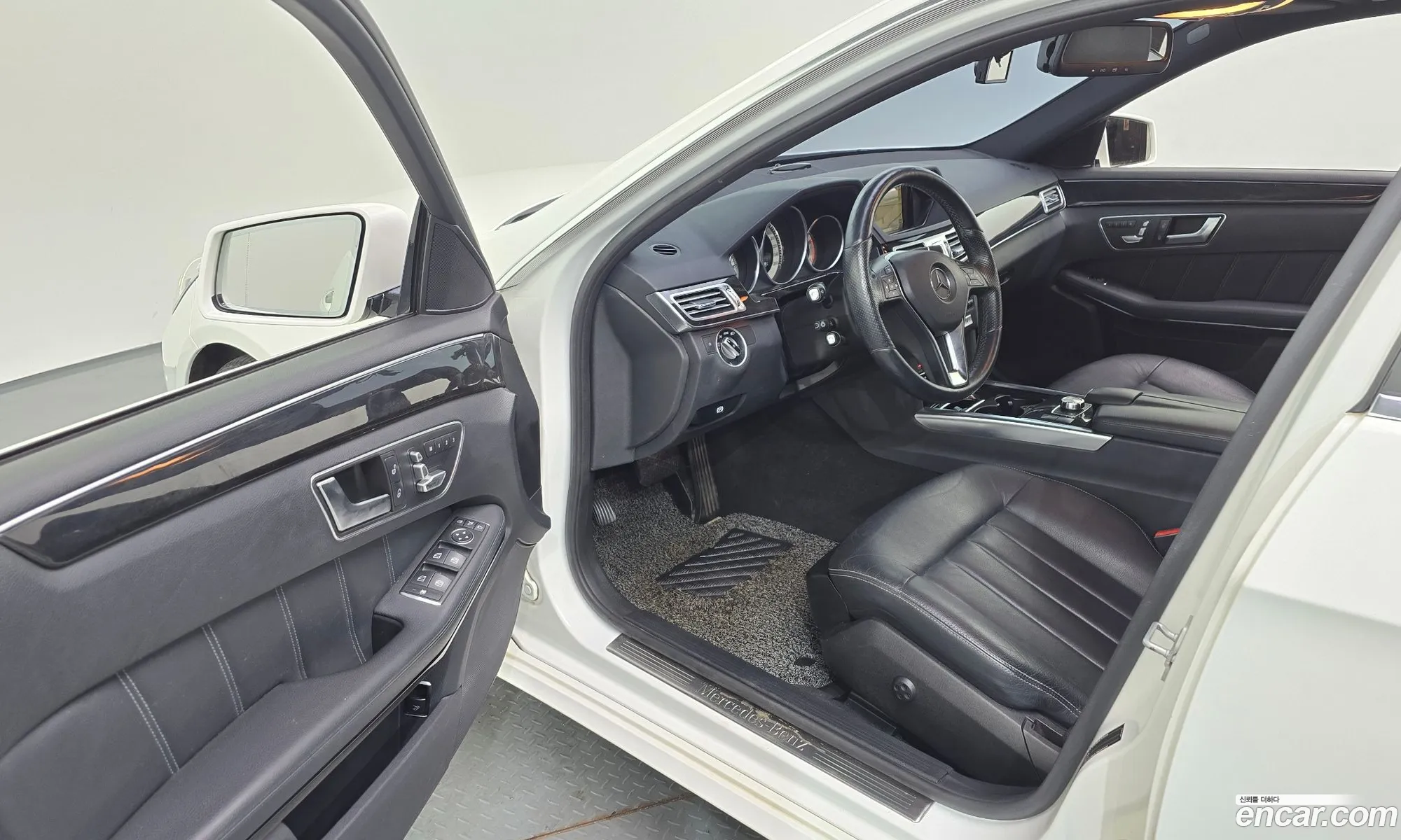 Mercedes-Benz E-Class W212 2013 WDDHF0CBXEA822259 — 4