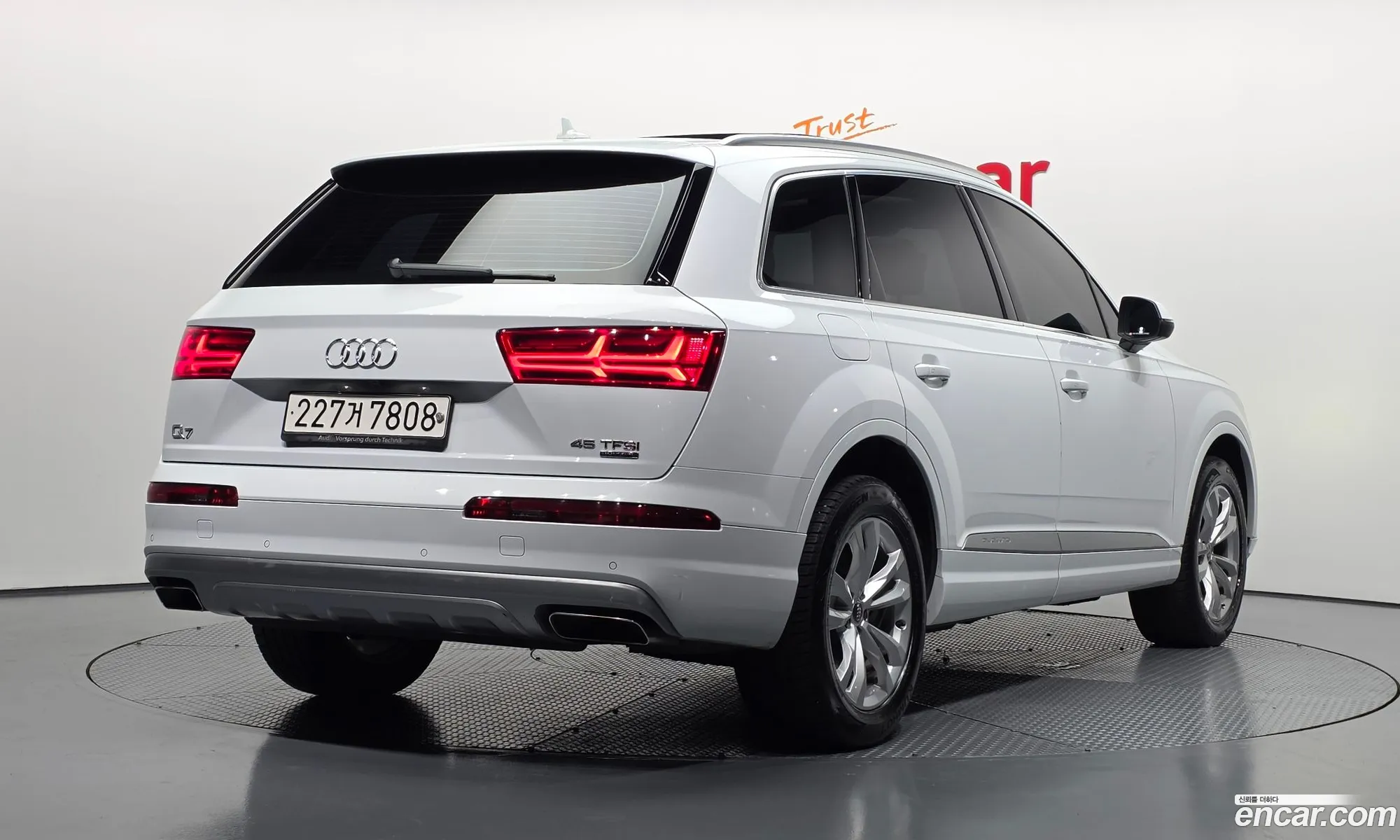 Audi Q7 2019 WAUZZZ4M1KD043866 — 31