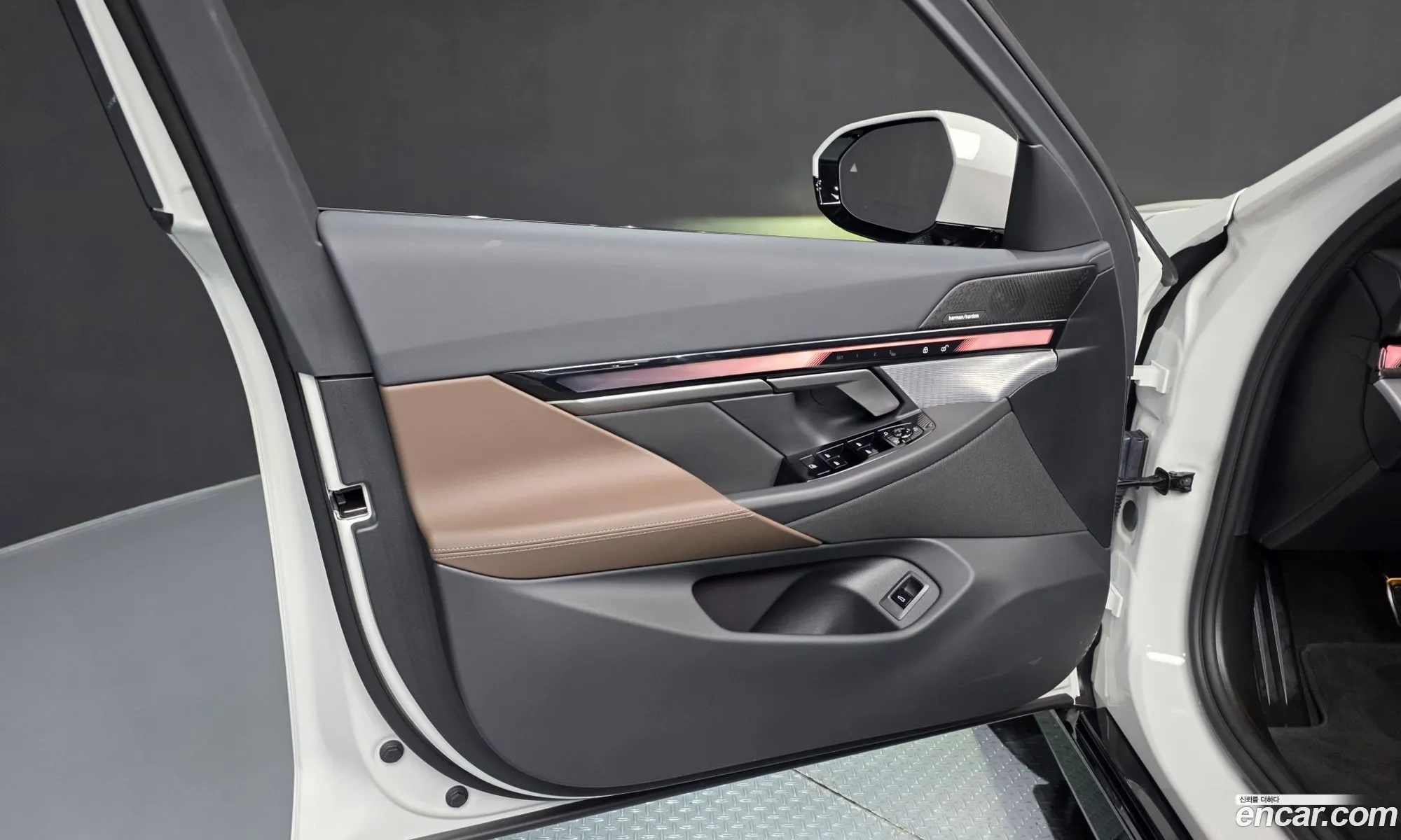 BMW 5 Series 2026 — 32