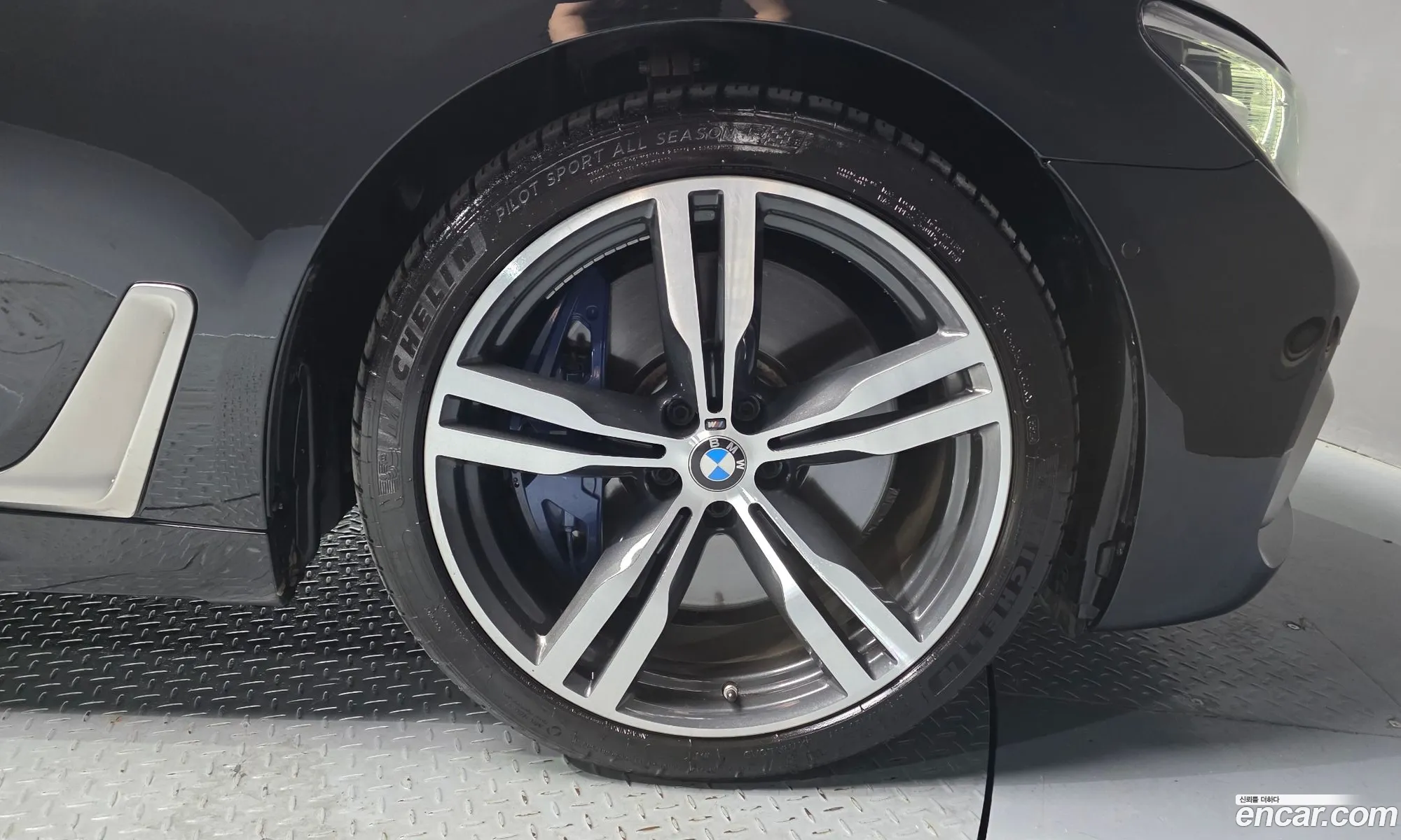 BMW 7 Series 2017 — 32
