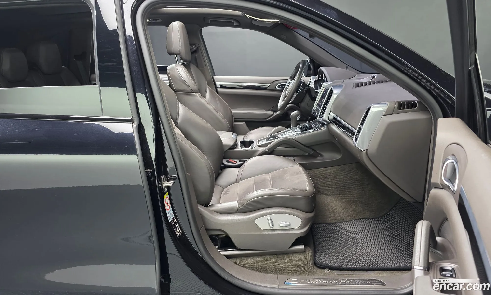 Porsche Cayenne 2017 WP1AF2922HKA32370 — 18