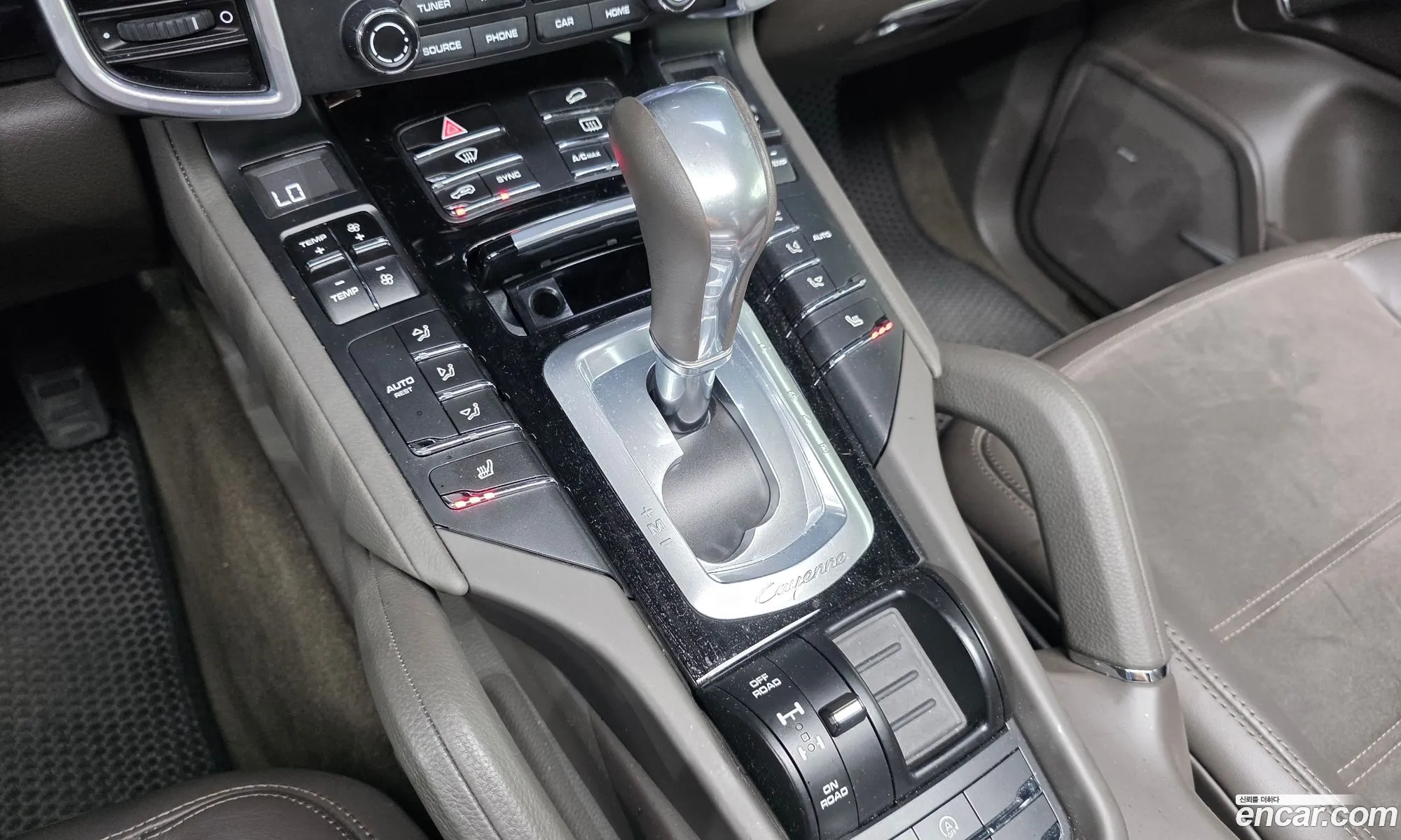 Porsche Cayenne 2017 WP1AF2922HKA32370 — 16