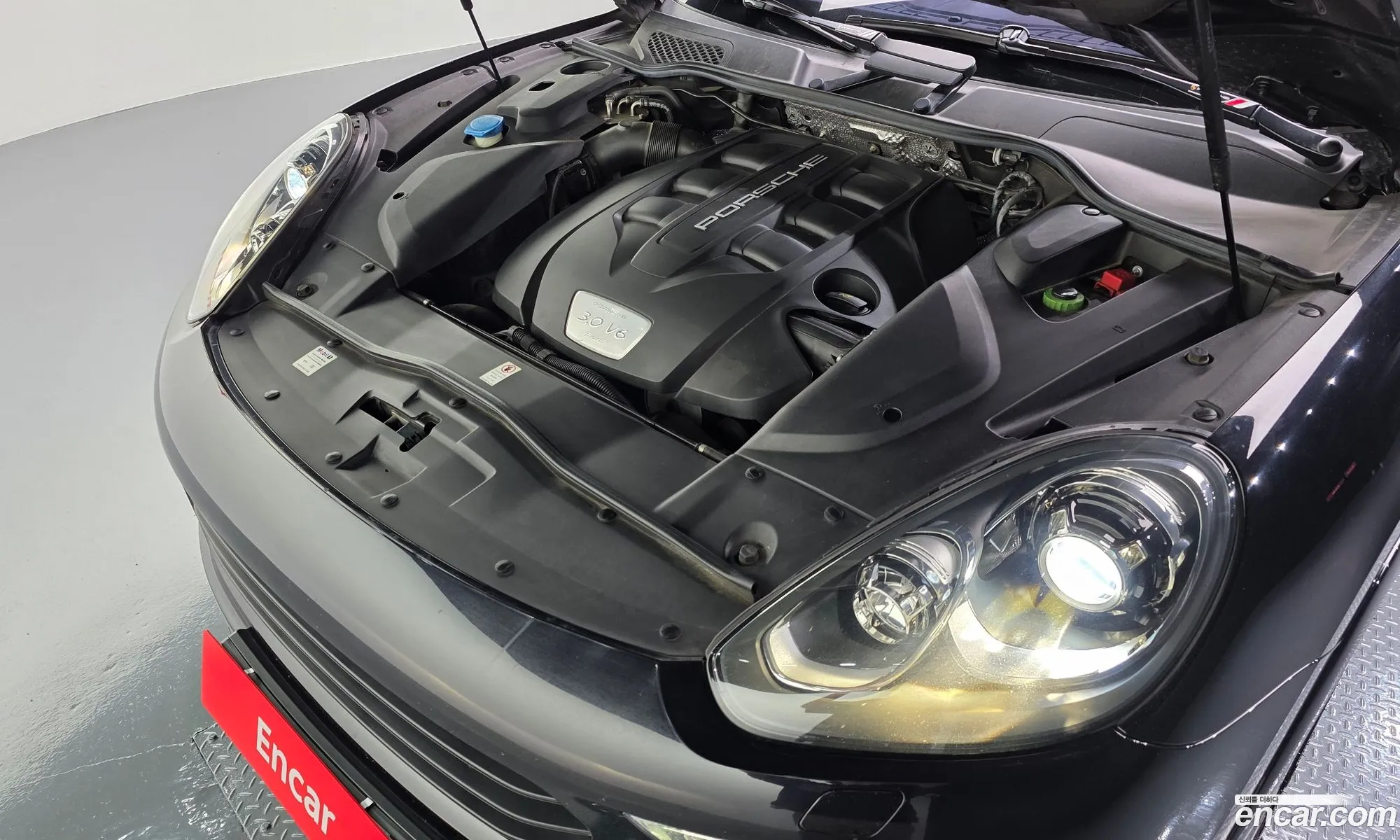 Porsche Cayenne 2017 WP1AF2922HKA32370 — 13