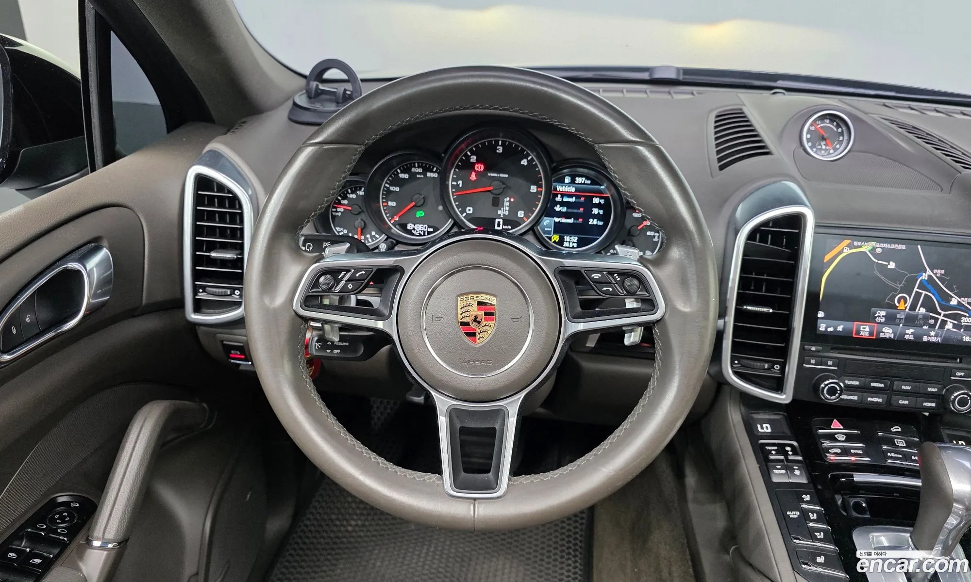 Porsche Cayenne 2017 WP1AF2922HKA32370 — 15
