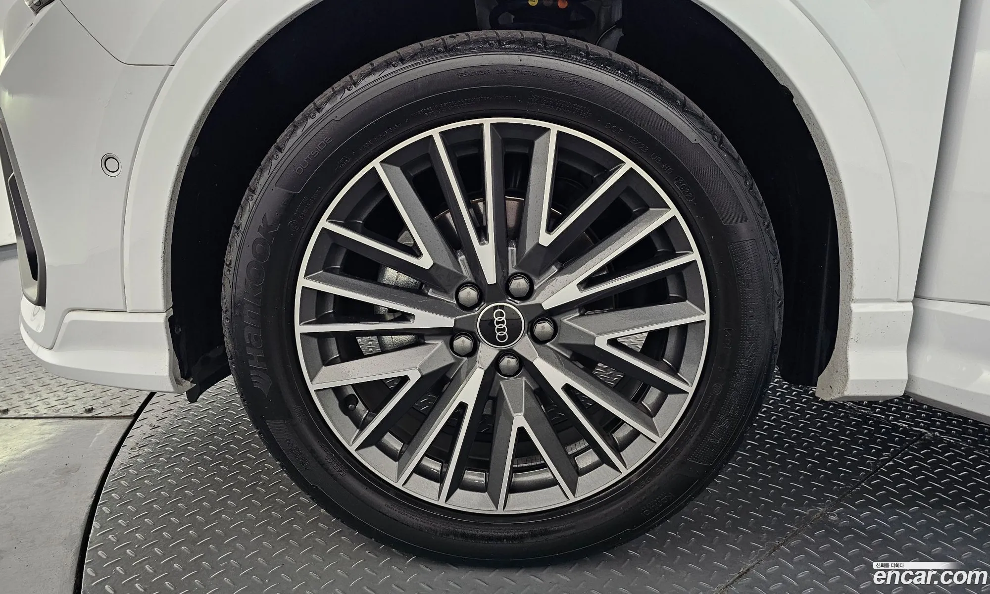 Audi Q3 2022 WAUZZZF30P1011990 — 24