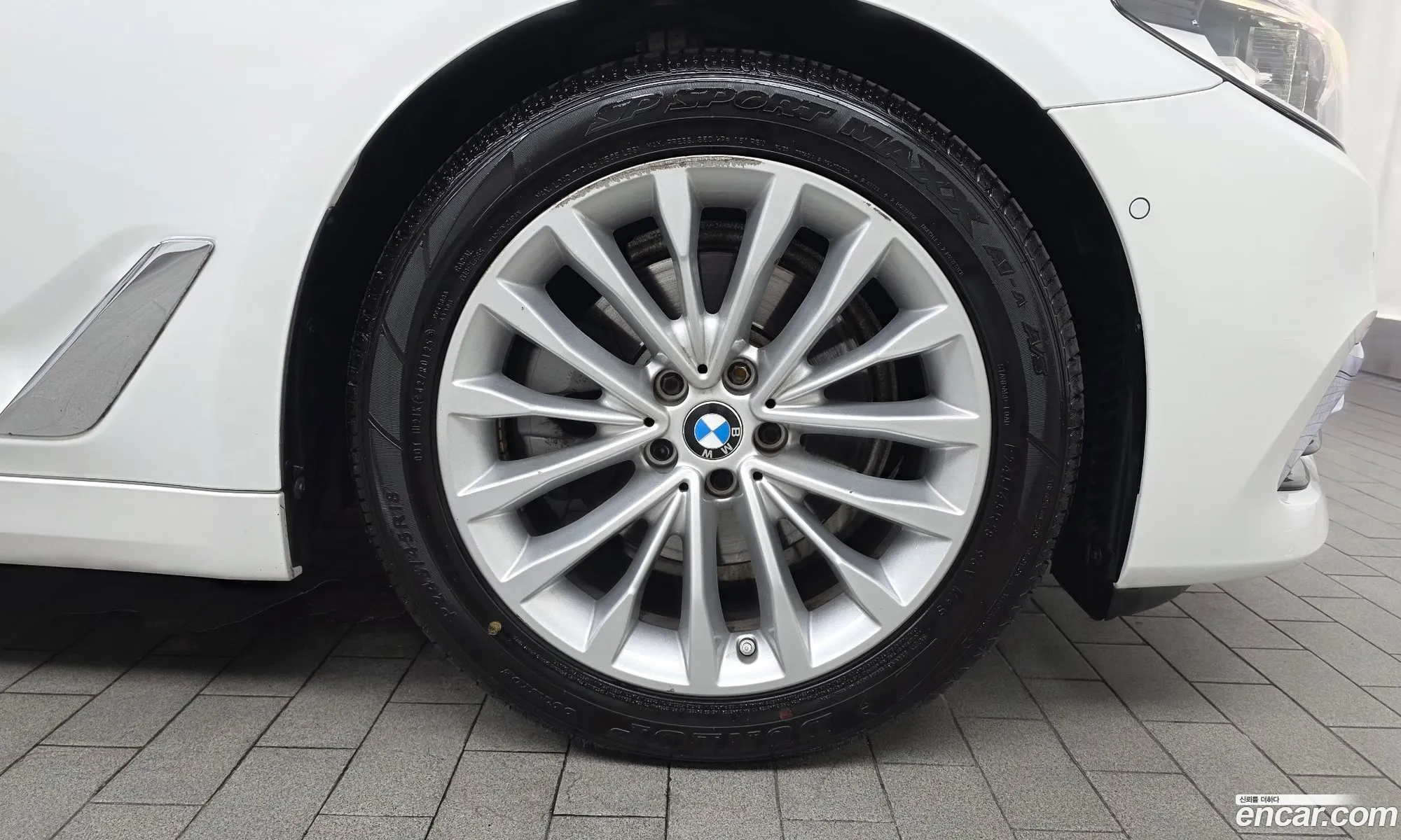 BMW 5 Series 2019 — 30