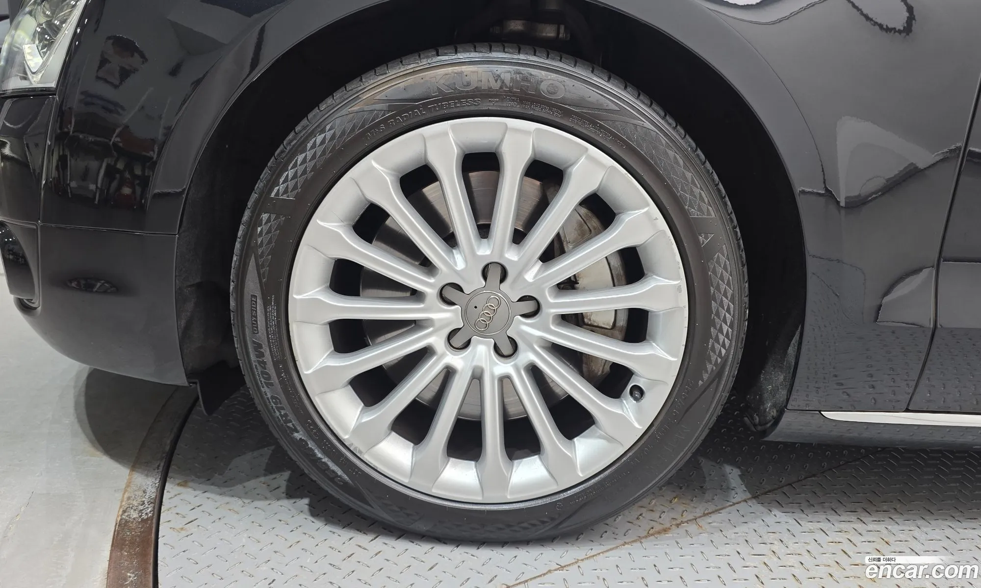Audi A8 2013 WAUZZZ4H7DN030488 — 13