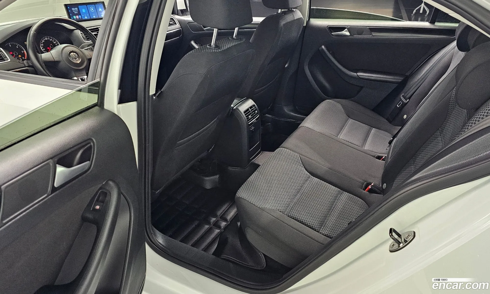 Volkswagen Jetta 2014 — 12