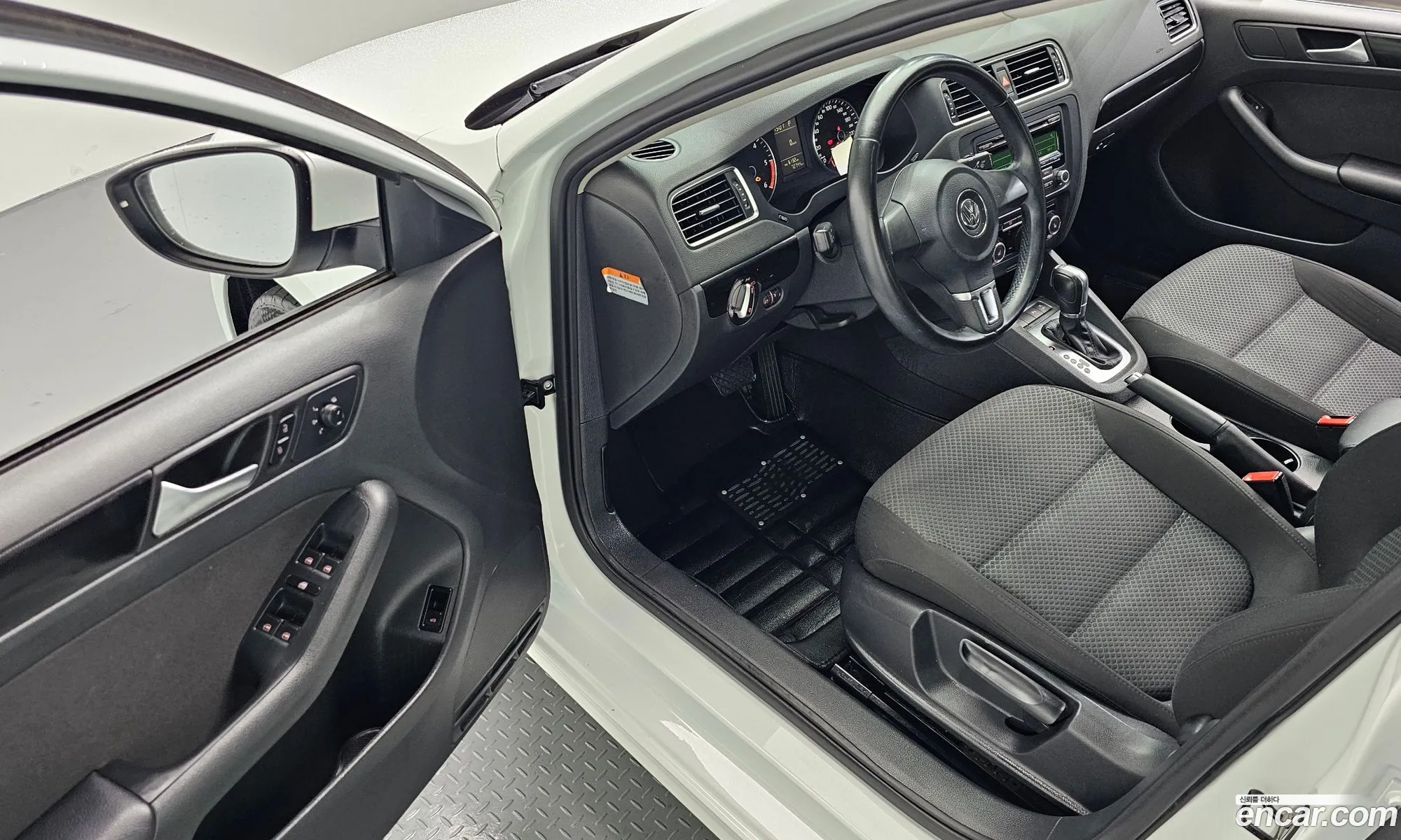 Volkswagen Jetta 2014 — 19