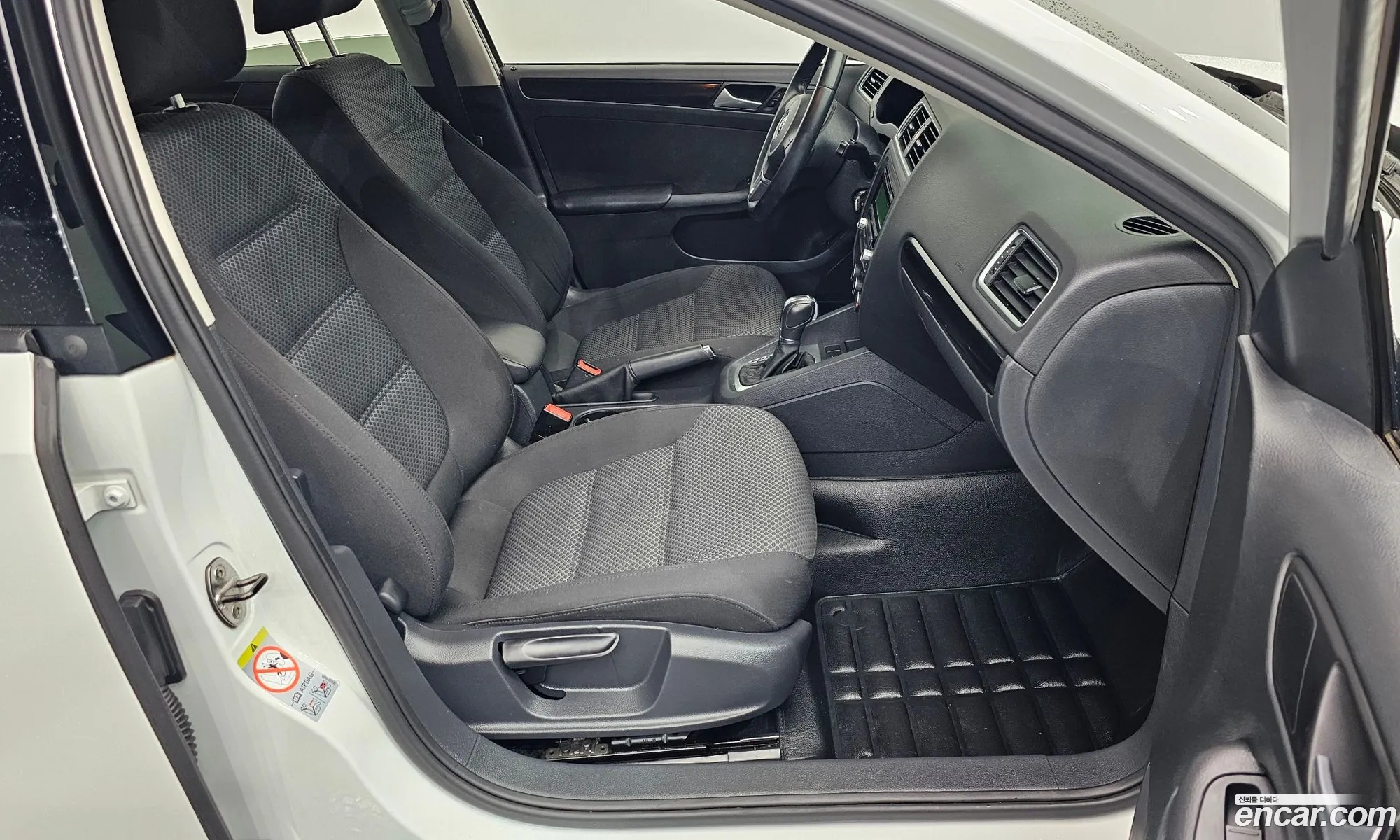 Volkswagen Jetta 2014 — 17
