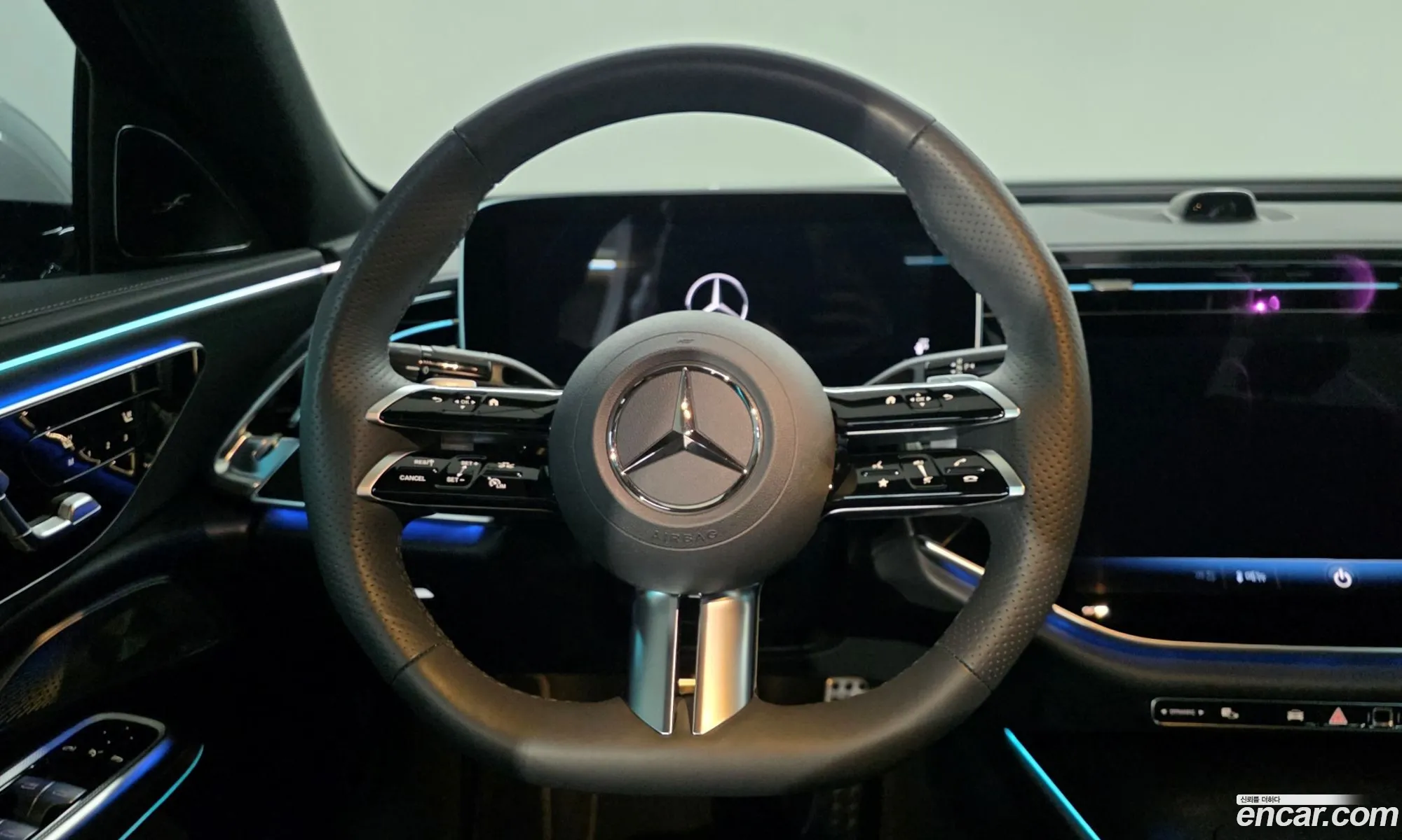 Mercedes-Benz E-Class W214 2025 — 19