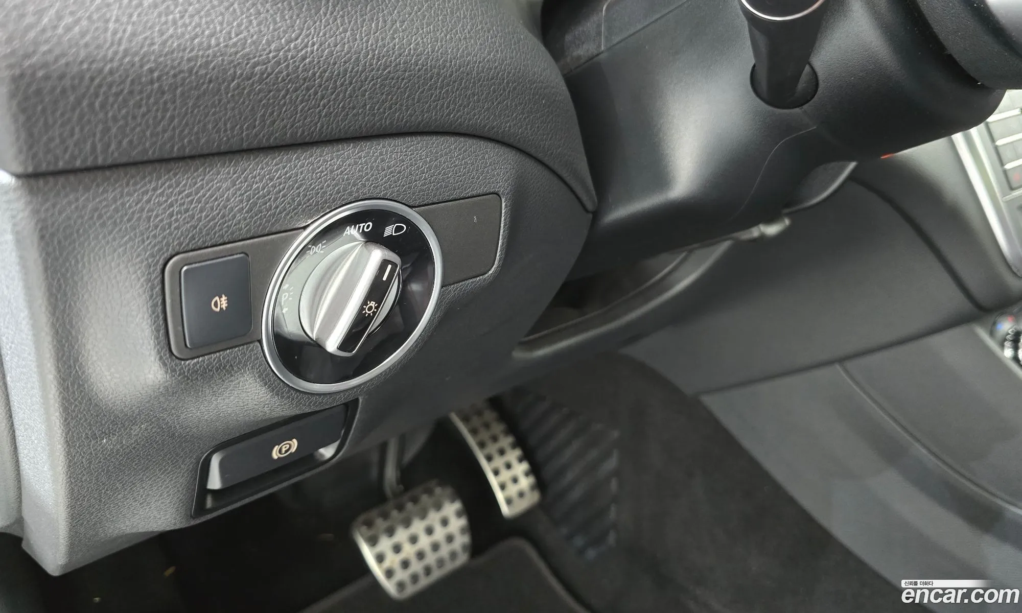 Mercedes-Benz CLA-Class C117 2018 — 23