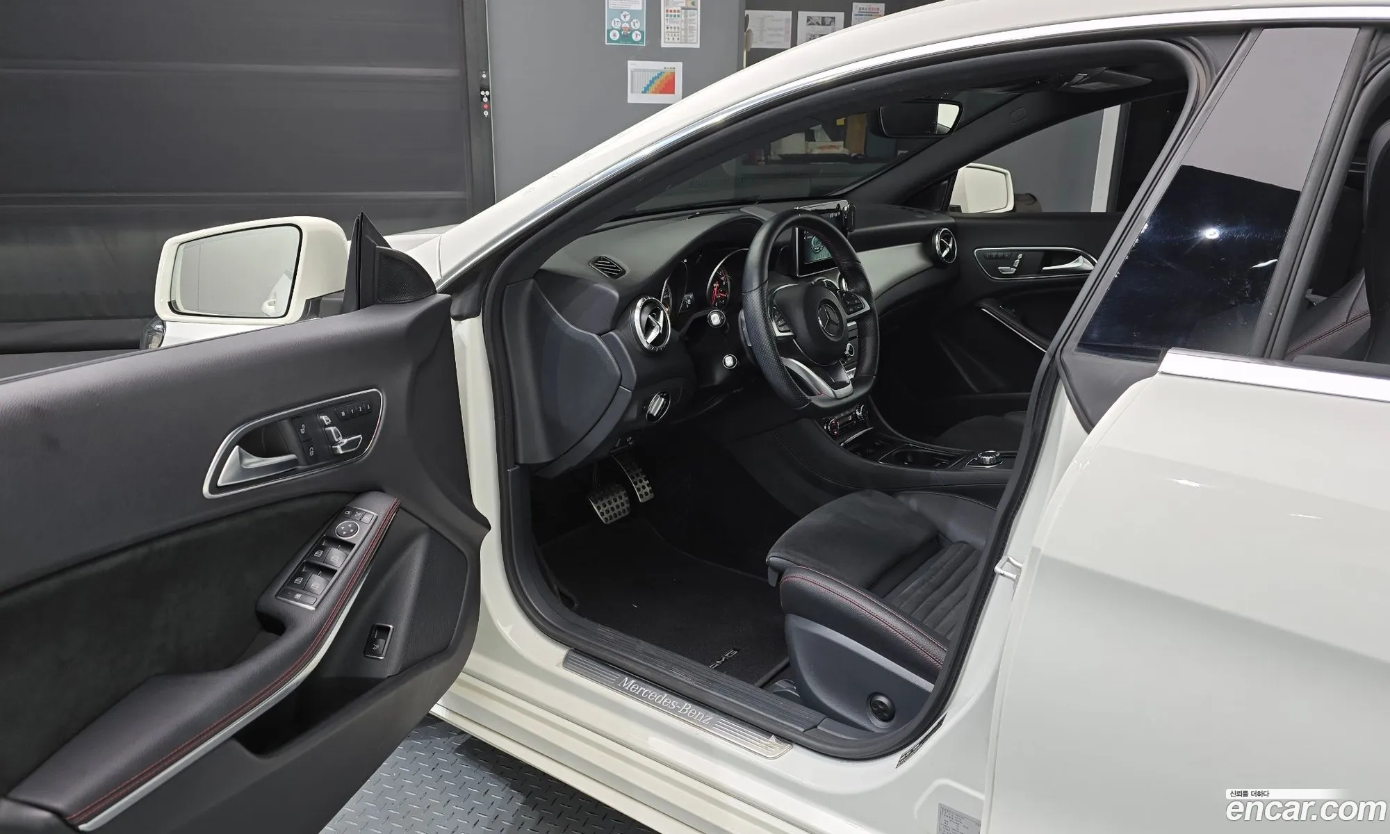 Mercedes-Benz CLA-Class C117 2018 — 25