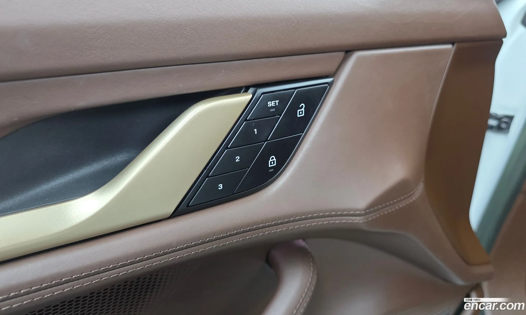 Porsche Taycan 2023 WP0AD2Y10PSA48276 — 32