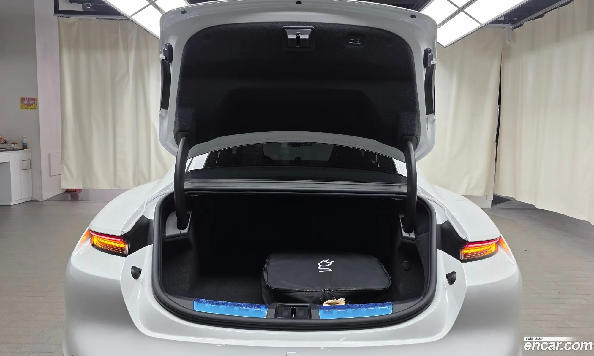 Porsche Taycan 2023 WP0AD2Y10PSA48276 — 8