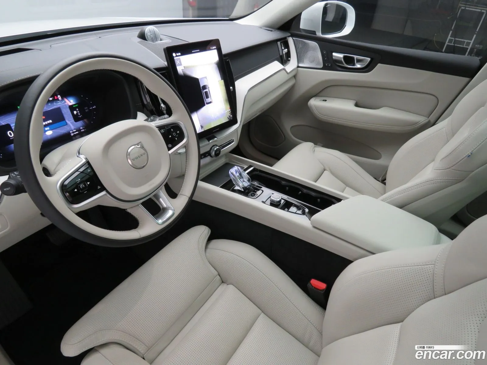 Volvo XC60 2026 — 3