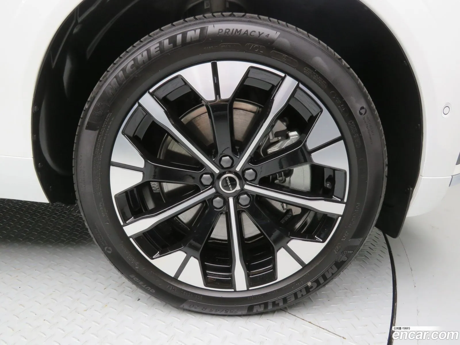Volvo XC60 2026 — 2