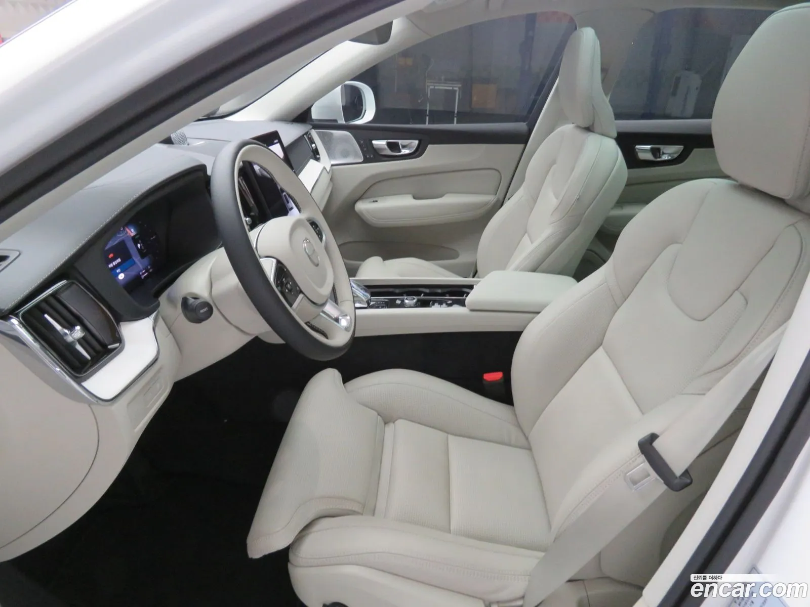 Volvo XC60 2026 — 17