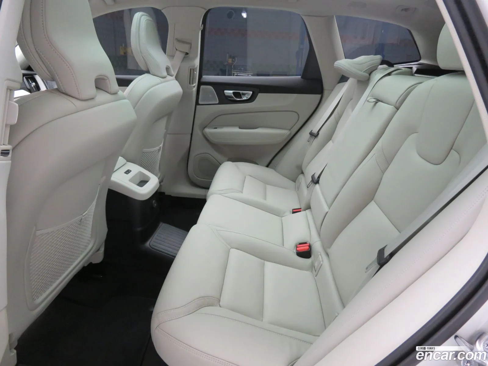Volvo XC60 2026 — 8