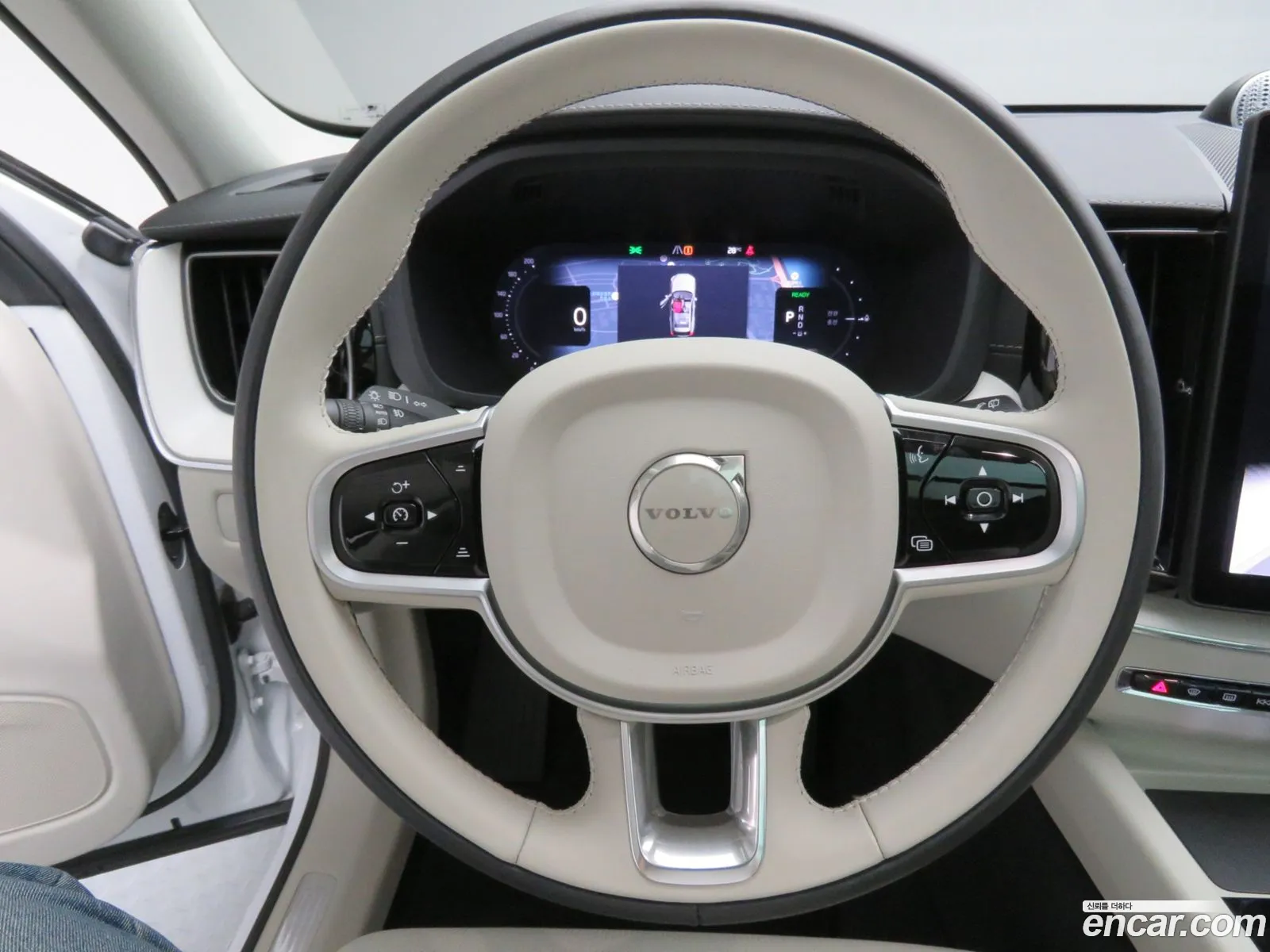 Volvo XC60 2026 — 10