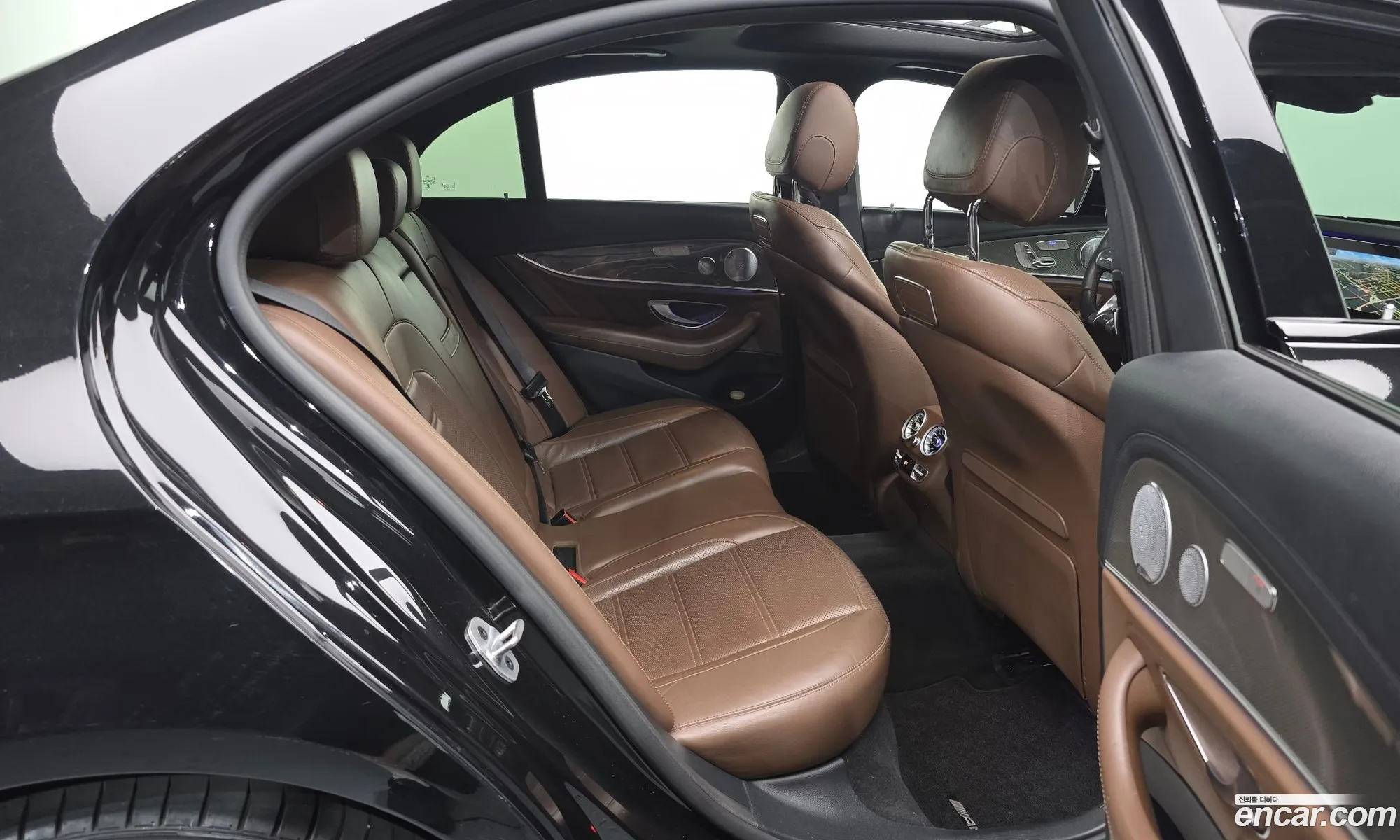 Mercedes-Benz E-Class W213 2019 WDDZF6BB9KA564420 — 2