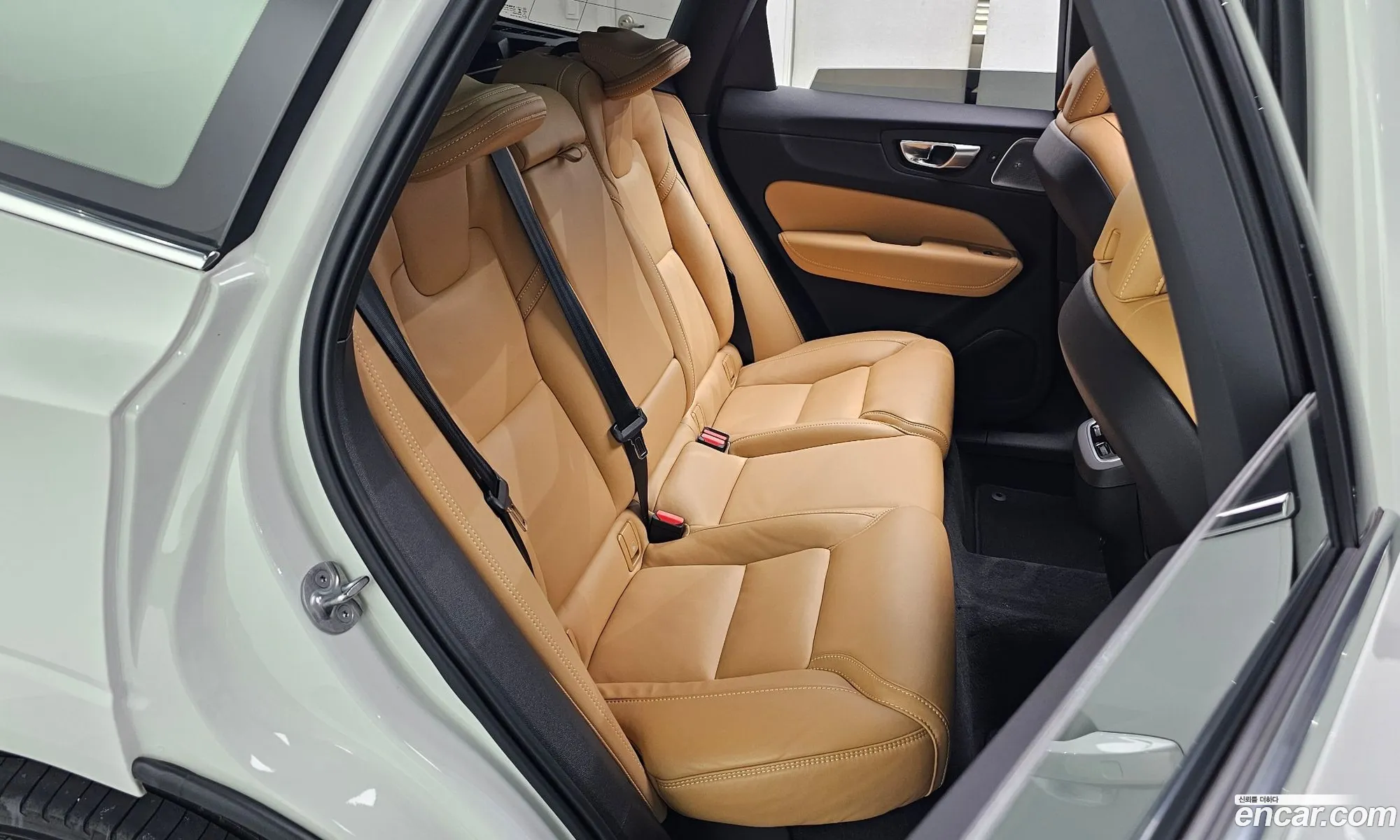 Volvo XC60 2023 LYVUZ0623RB772234 — 8