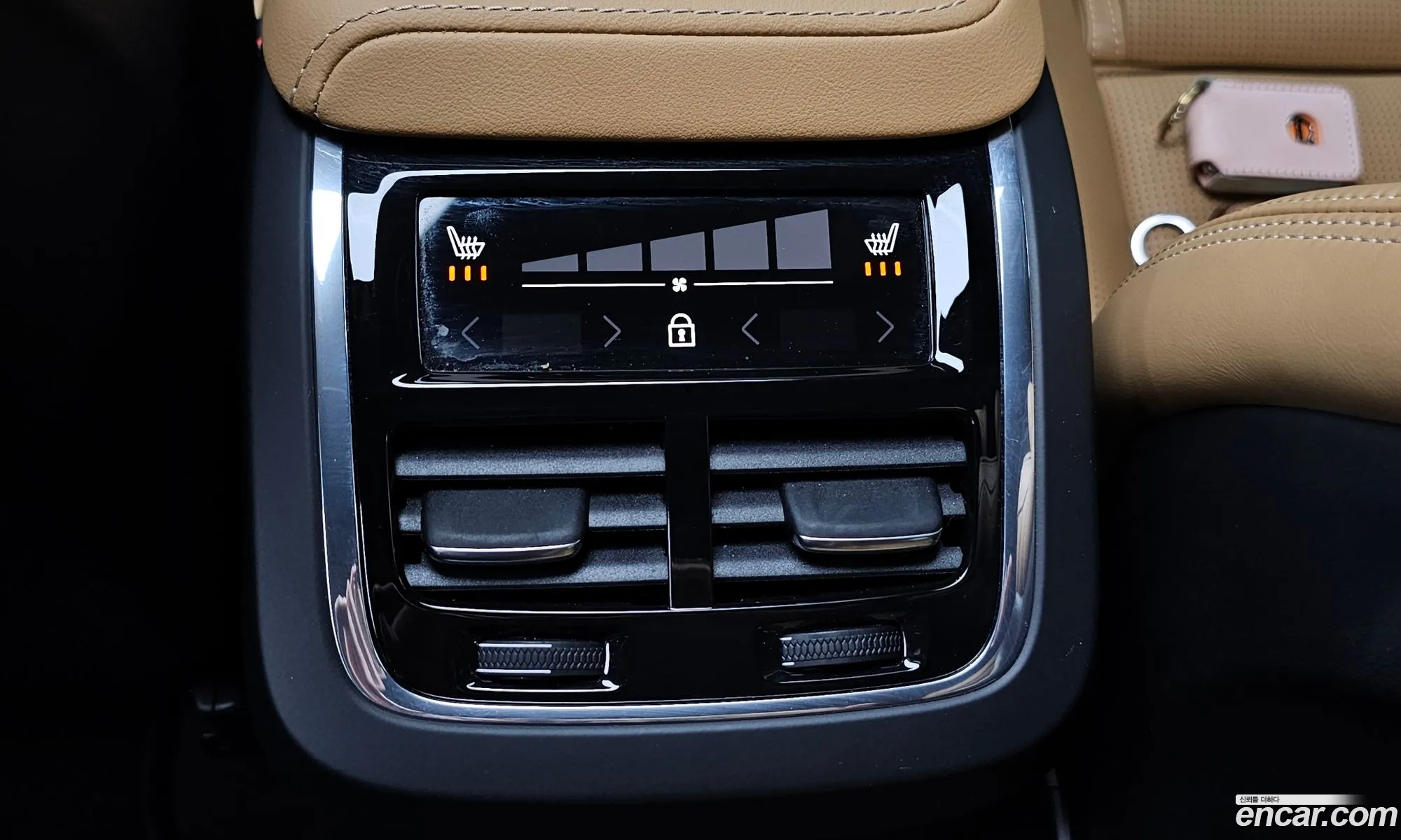 Volvo XC60 2023 LYVUZ0623RB772234 — 19