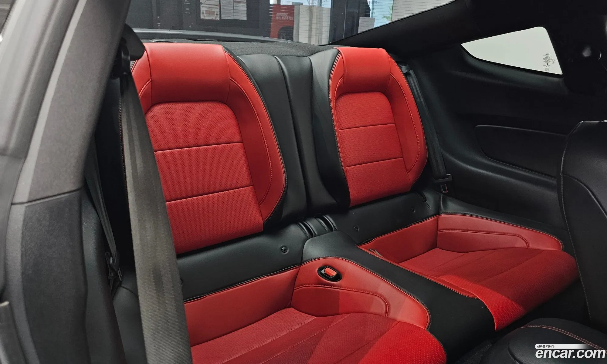 Ford Mustang 2022 — 21