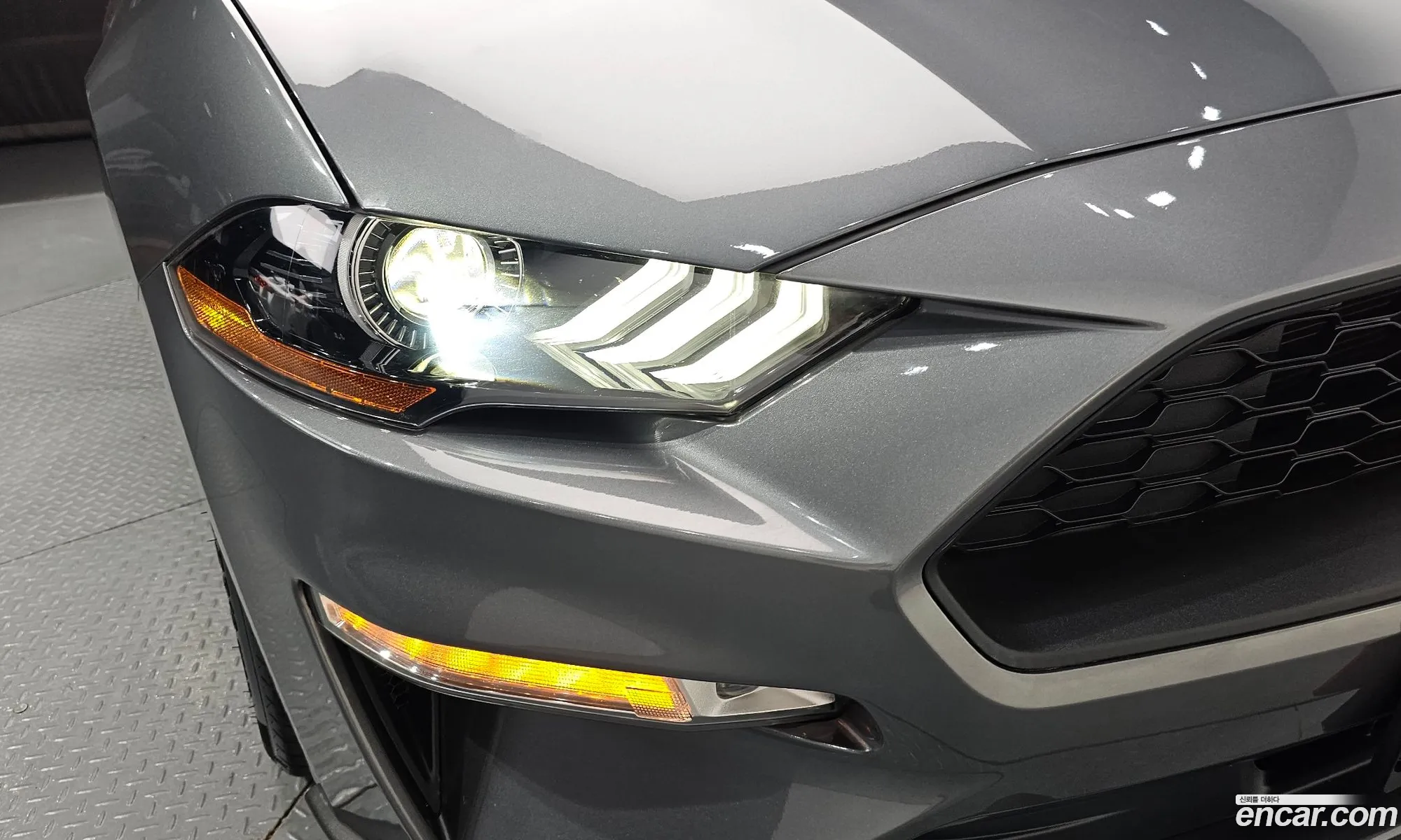 Ford Mustang 2022 — 22