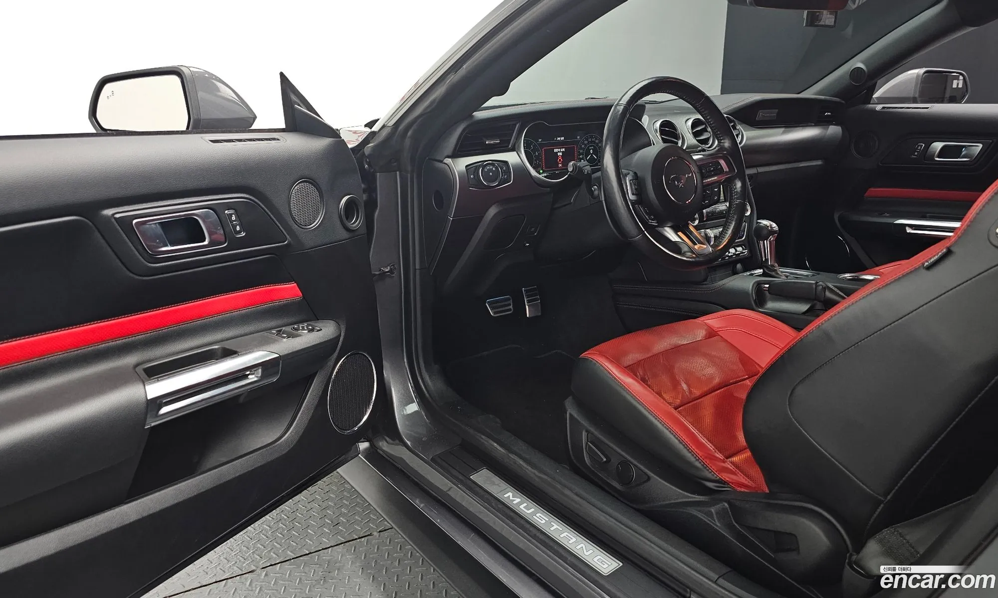 Ford Mustang 2022 — 16
