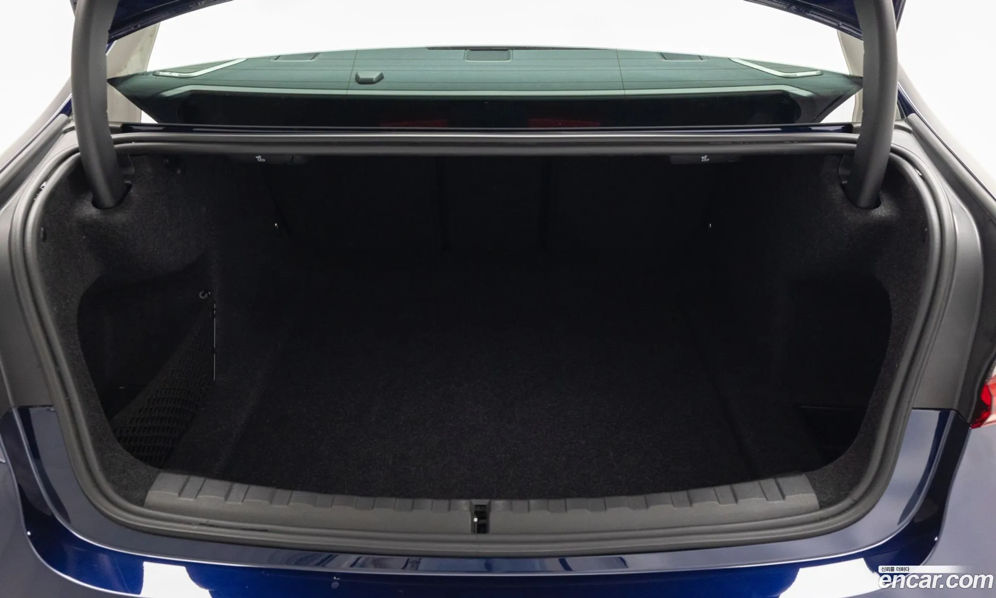 BMW 3 Series 2025 — 13