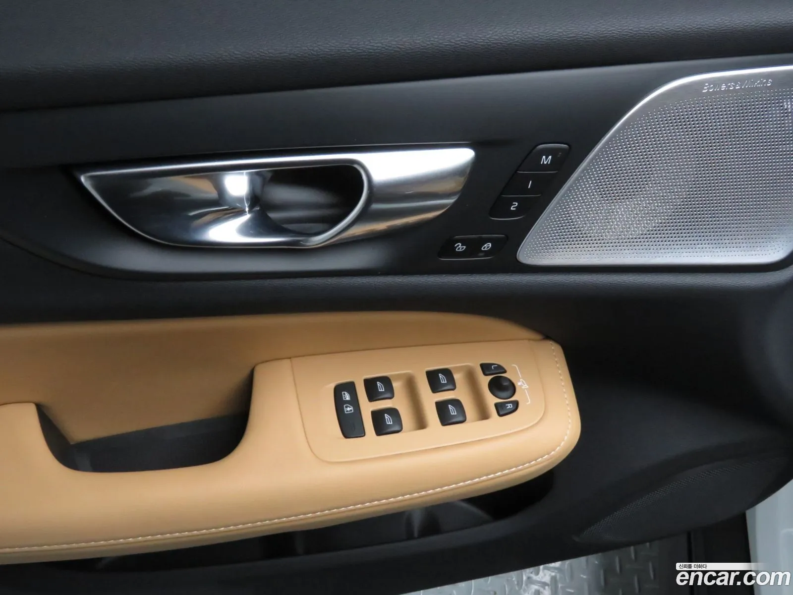 Volvo V60 Cross Country 2026 — 12