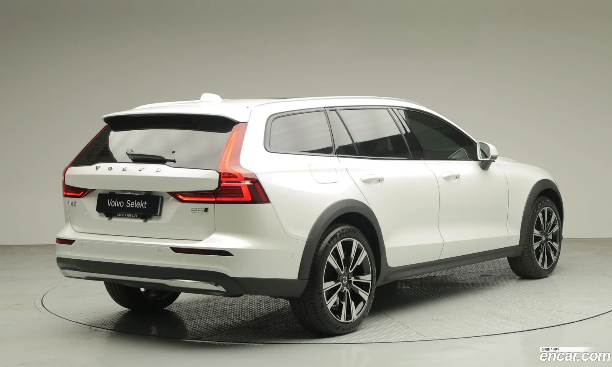 Volvo V60 Cross Country 2026 — 15