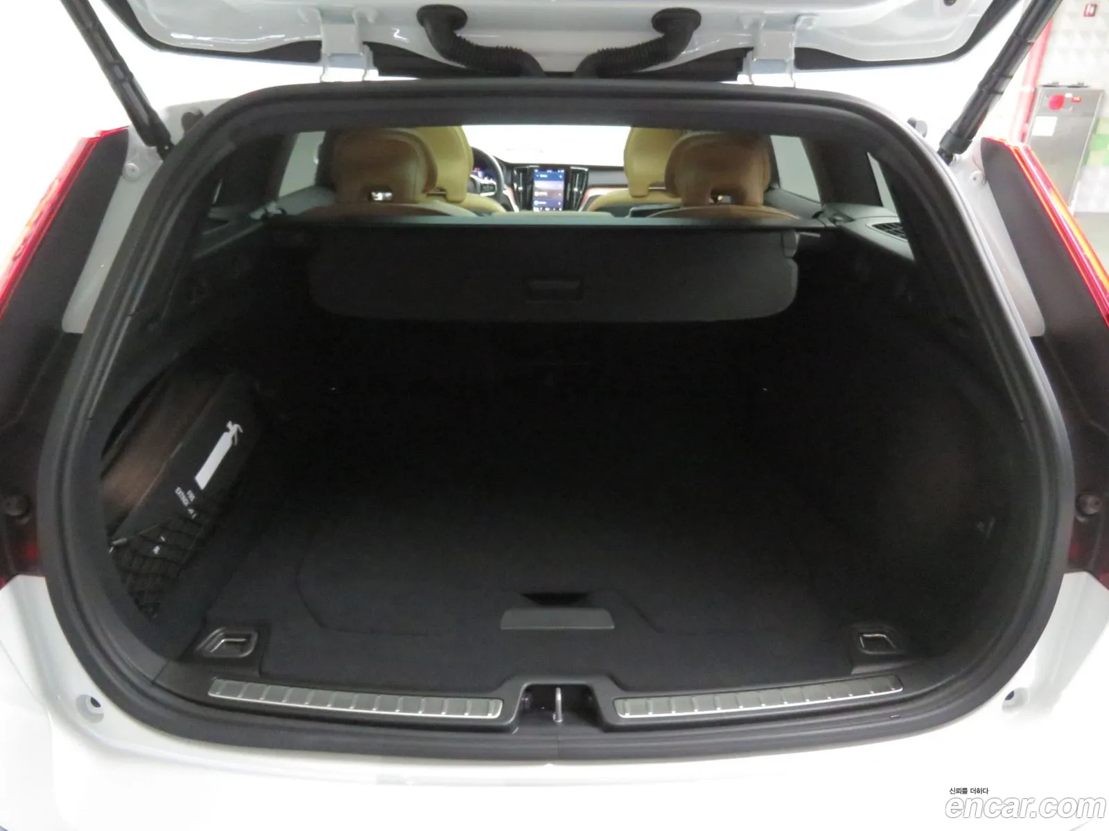 Volvo V60 Cross Country 2026 — 13