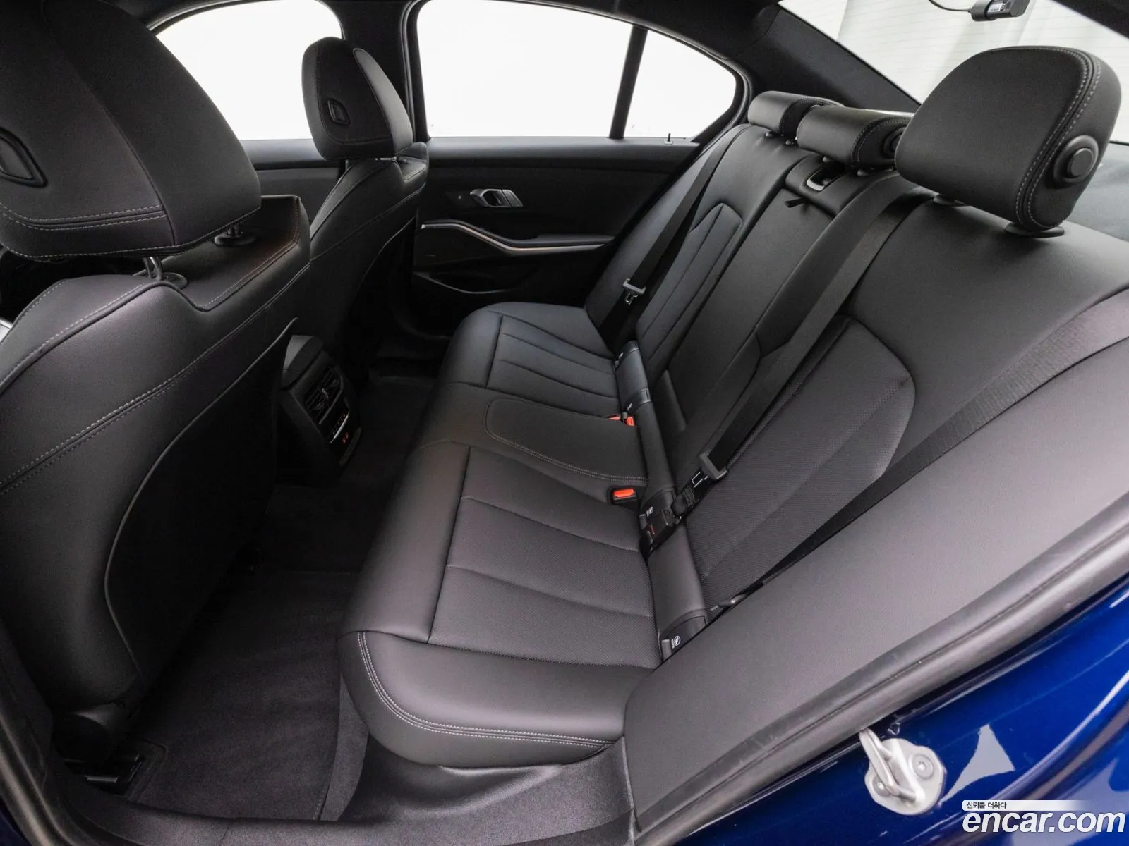 BMW 3 Series 2025 — 13