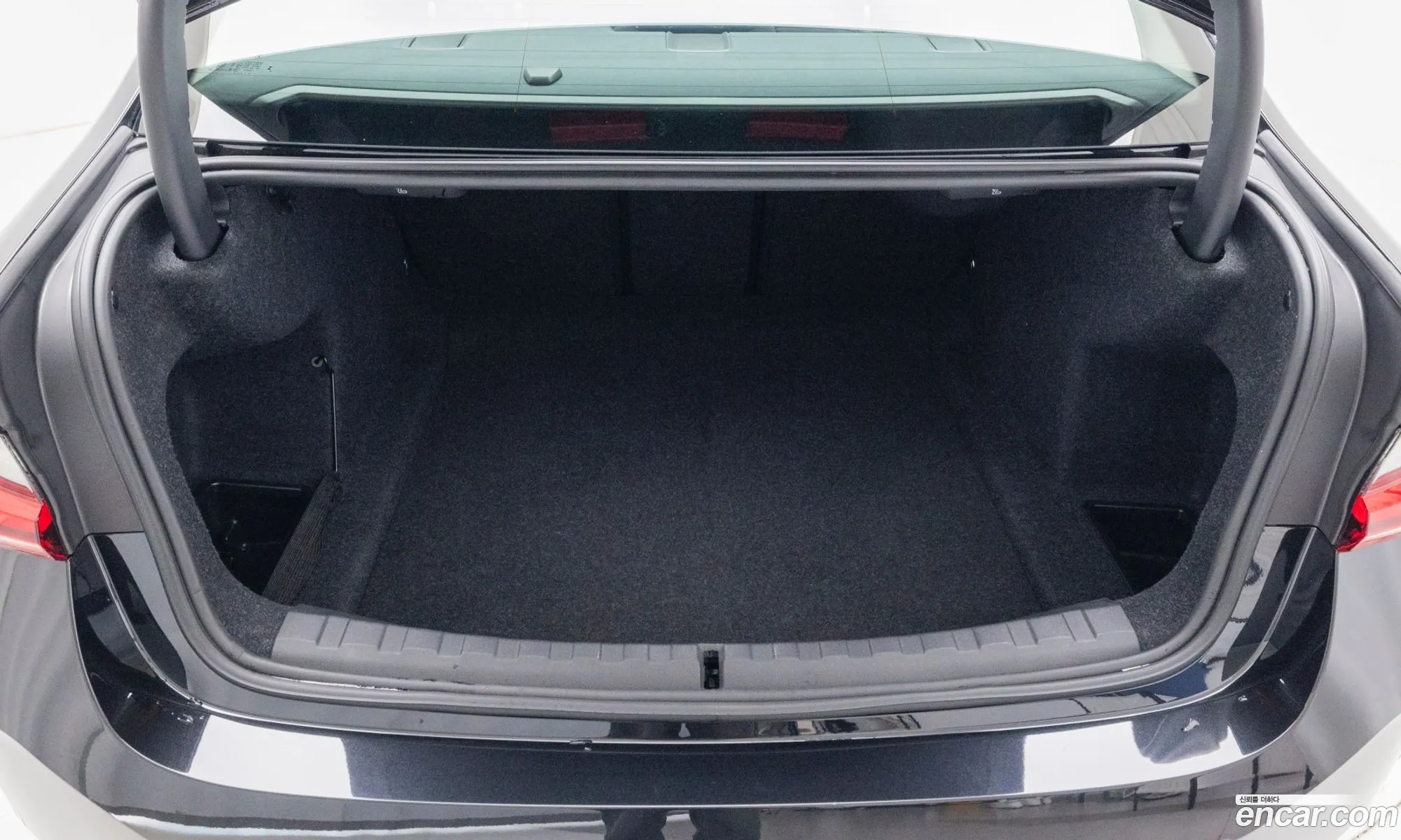 BMW 3 Series 2025 — 6