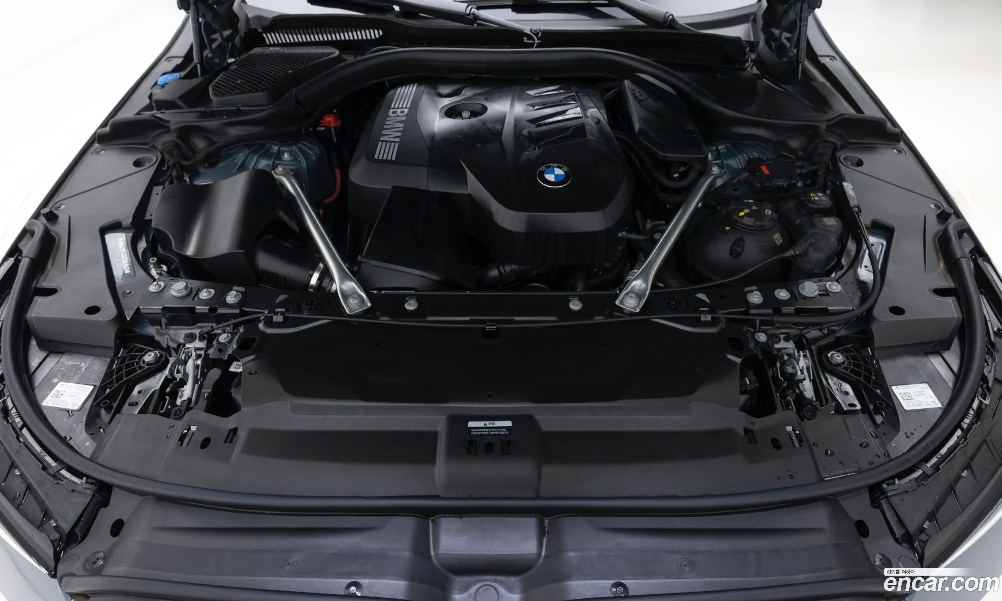 BMW 5 Series 2025 — 19