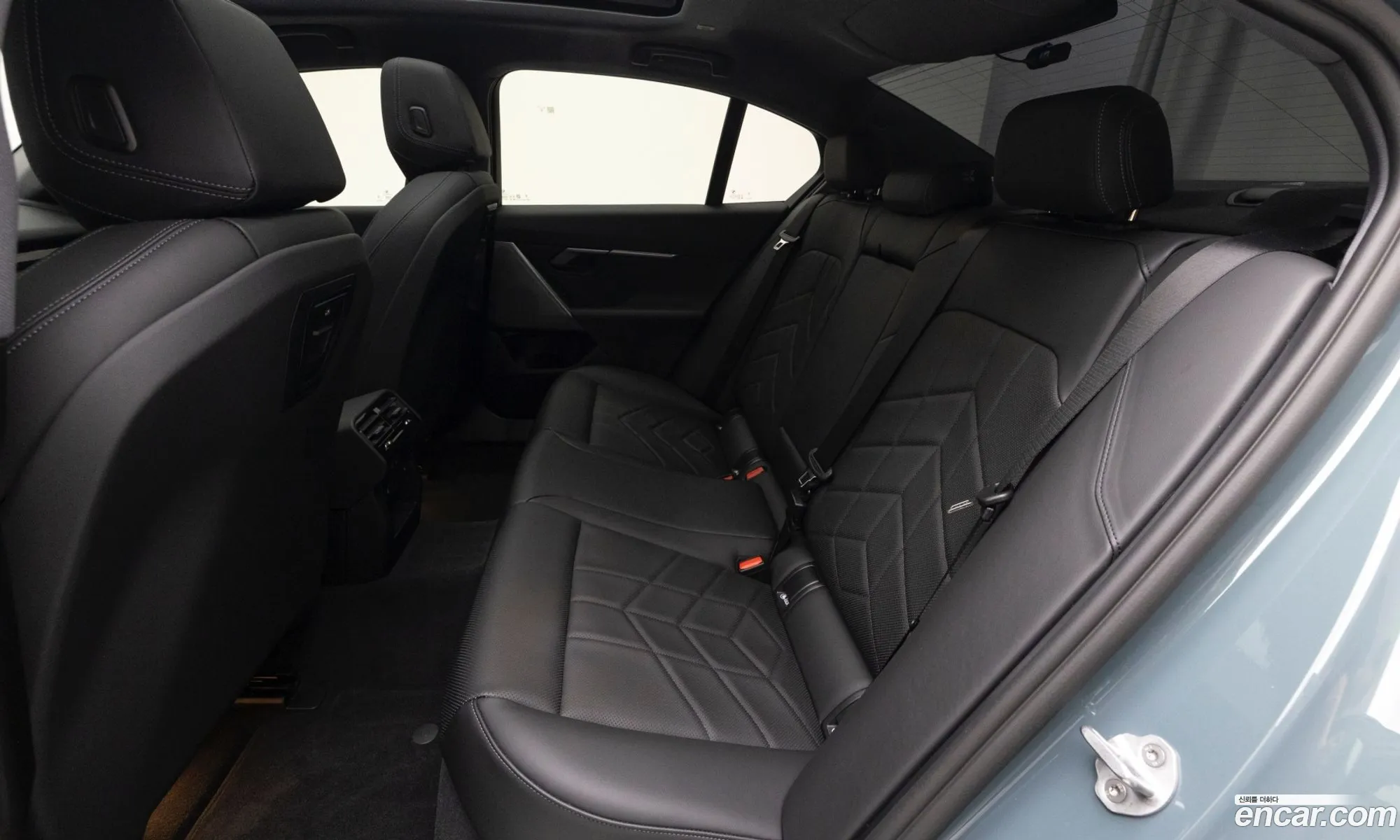 BMW 5 Series 2025 — 16