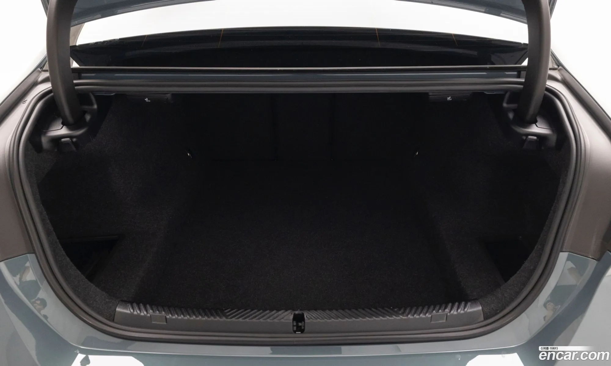 BMW 5 Series 2025 — 18
