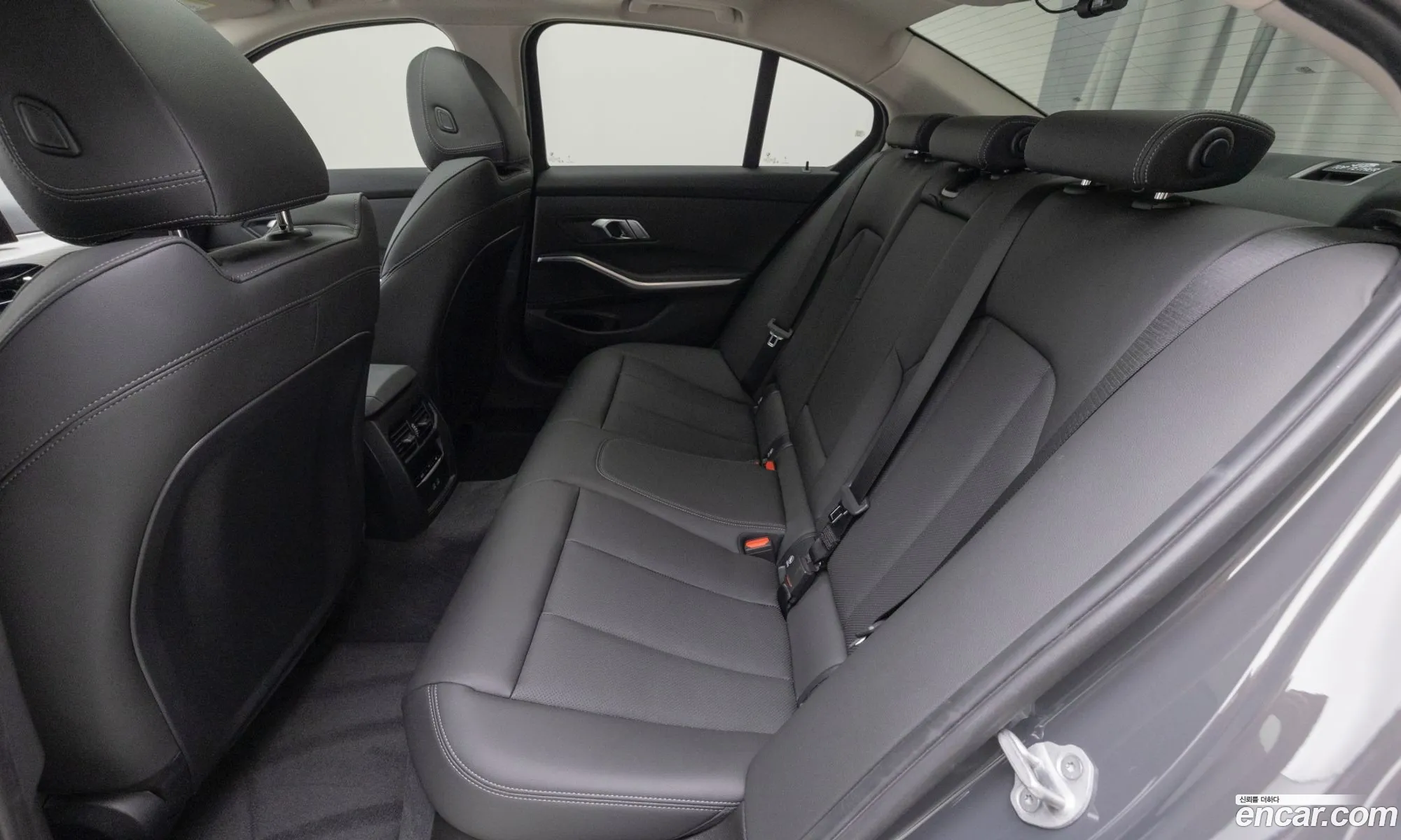 BMW 3 Series 2025 — 8