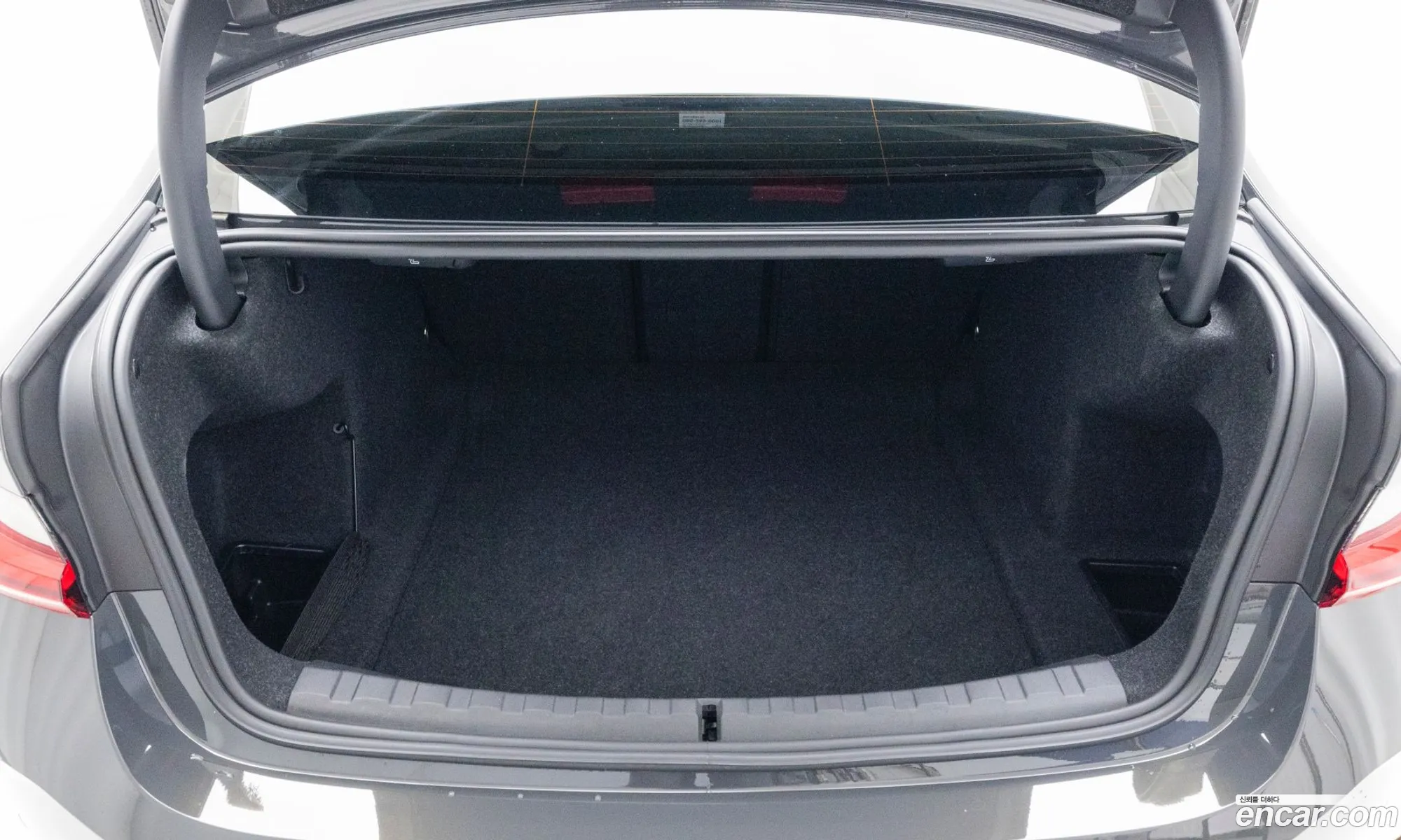 BMW 3 Series 2025 — 11