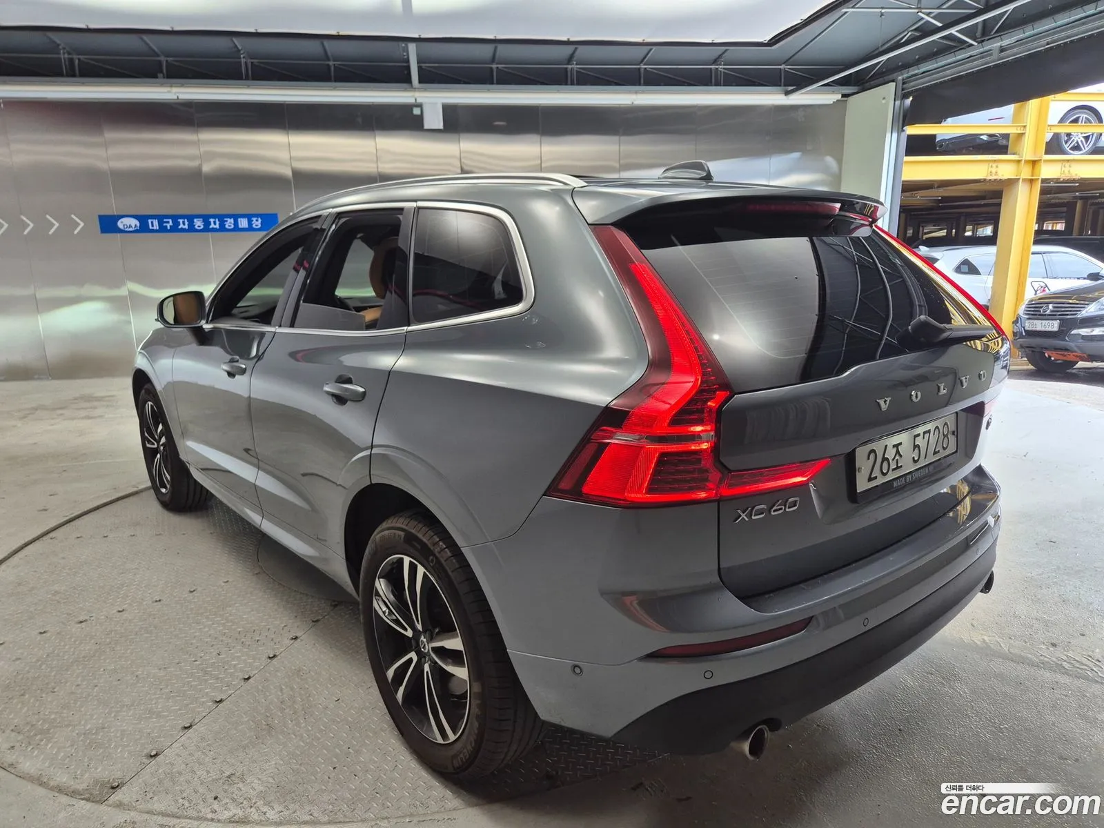 Volvo XC60 2018 — 12
