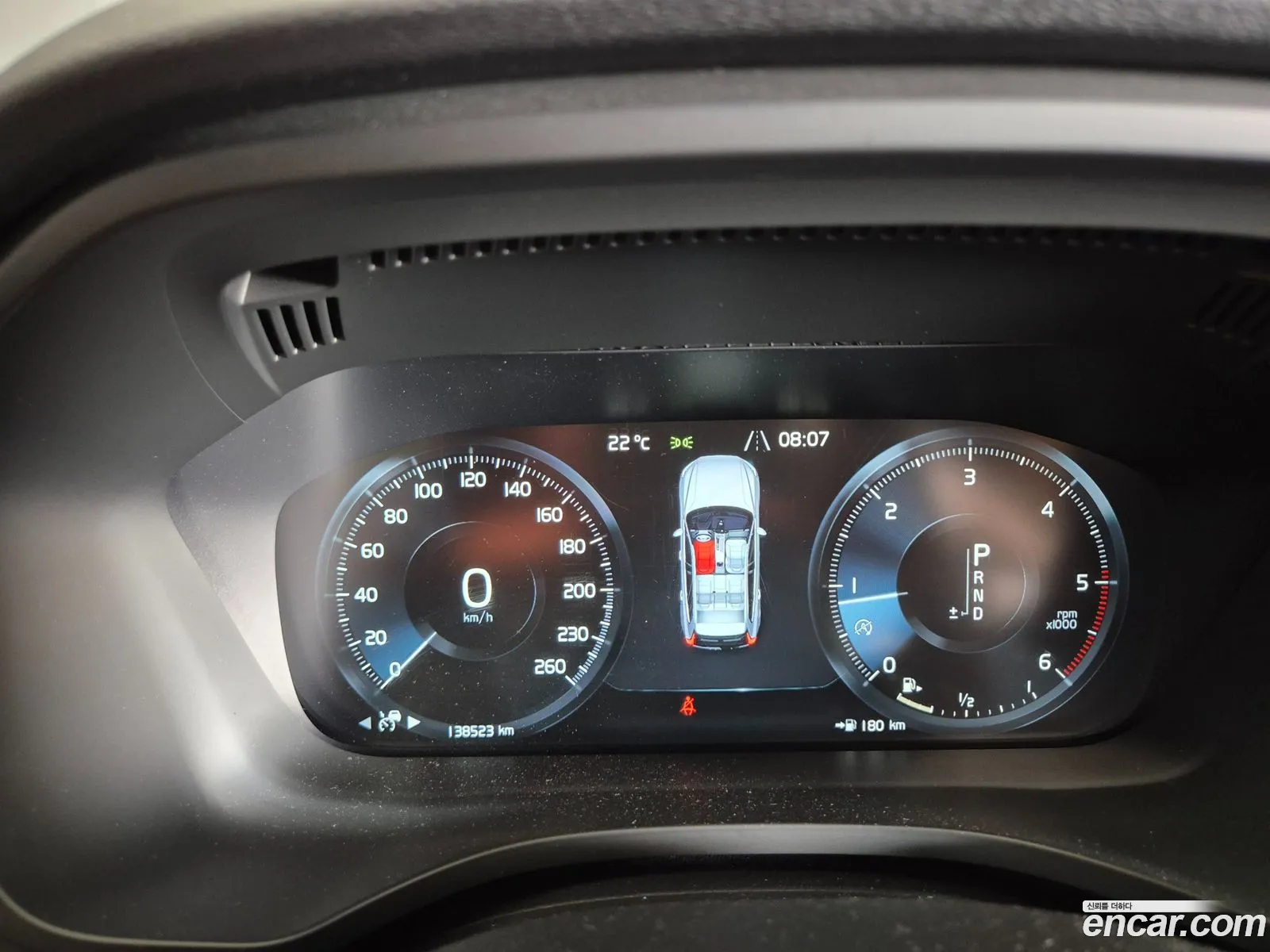 Volvo XC60 2018 — 10