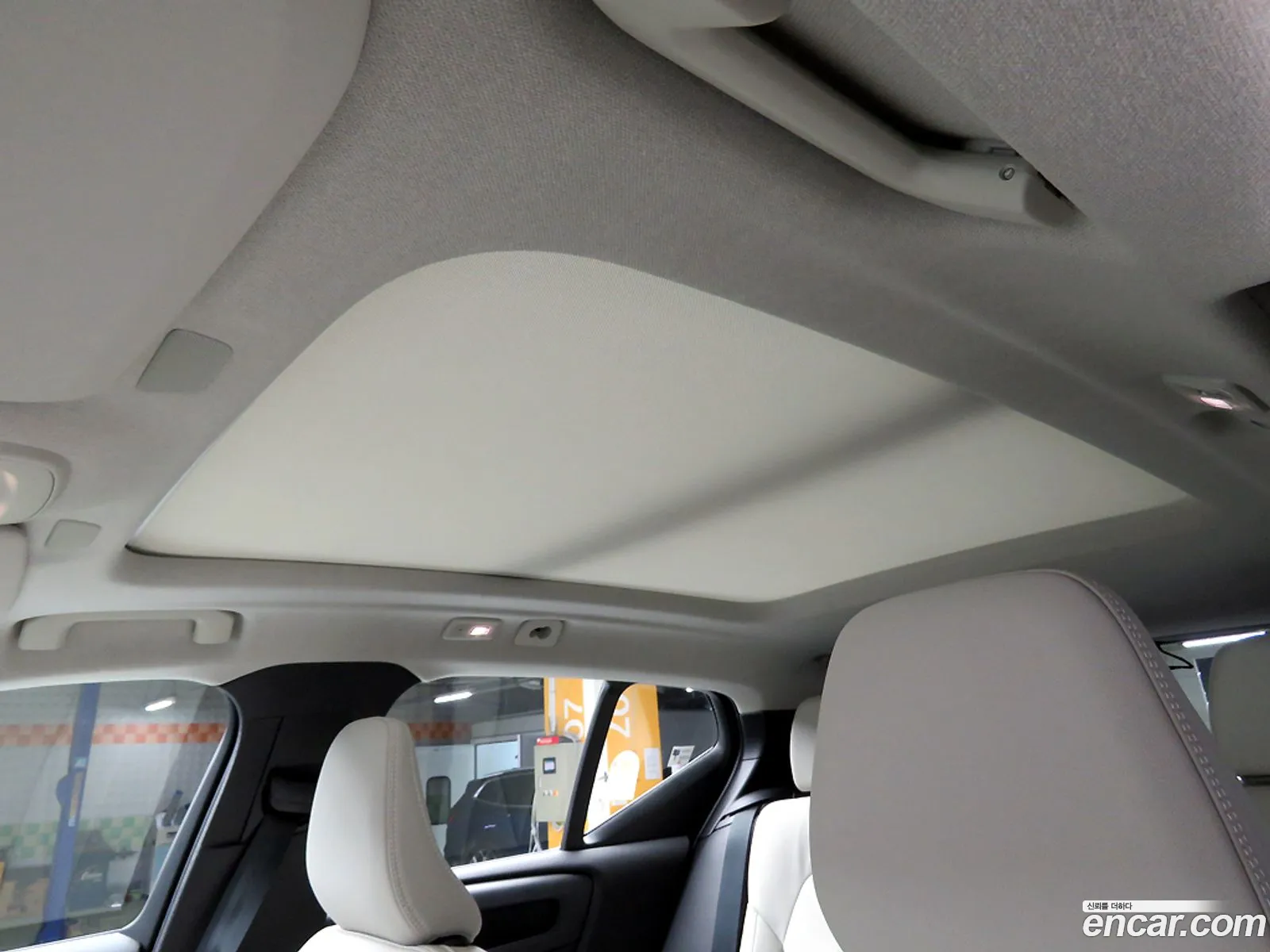 Volvo XC40 2025 — 12